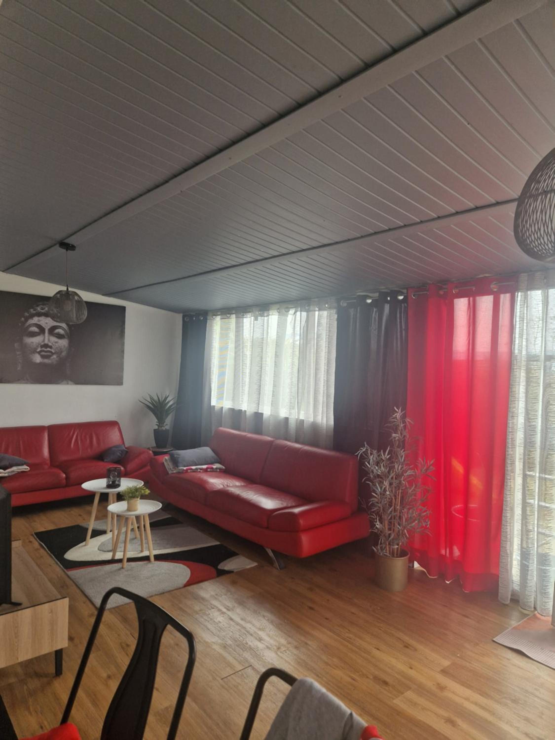 Four-Bedroom House photo 3