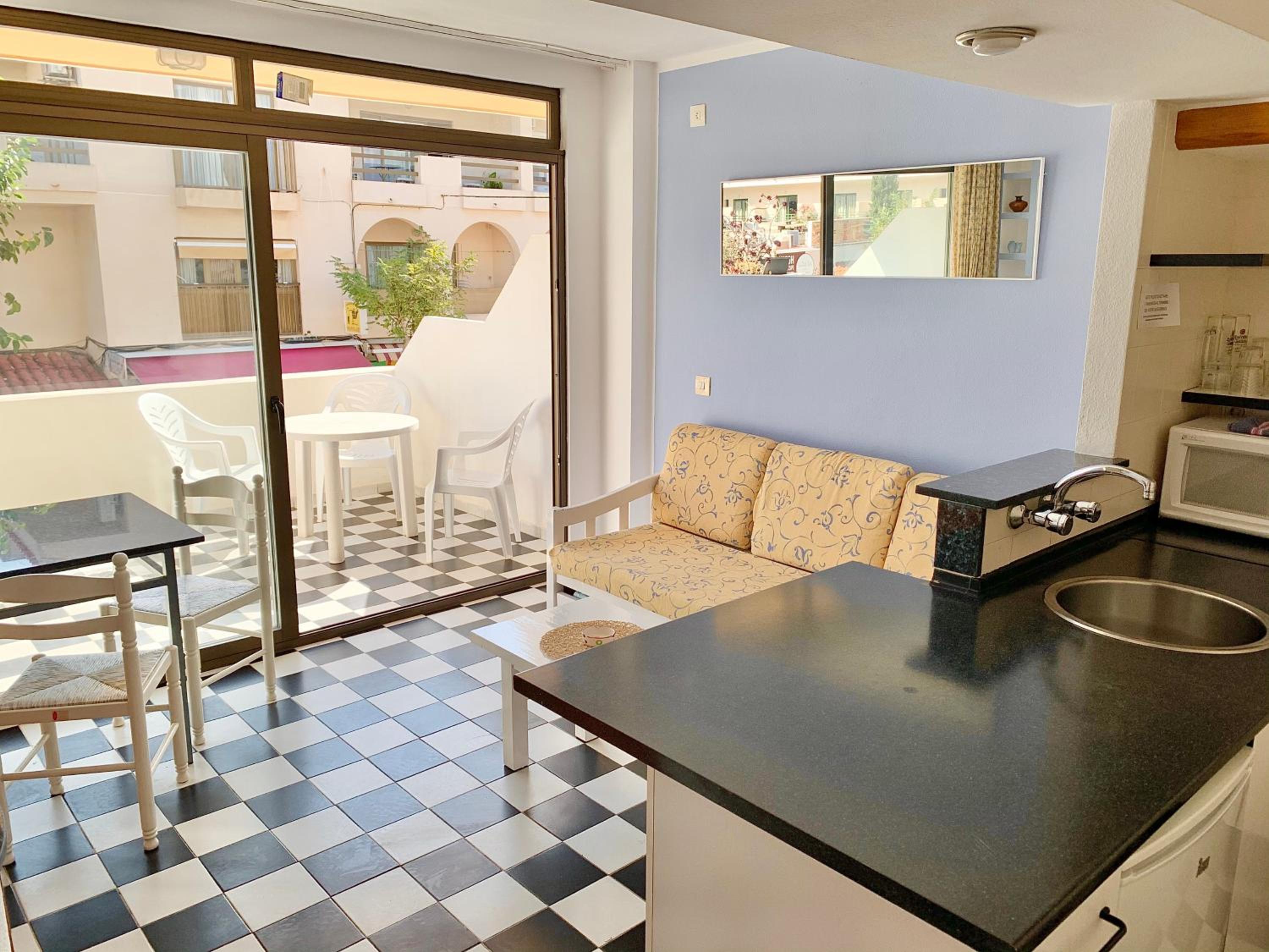 Apartamento de una habitación con terraza