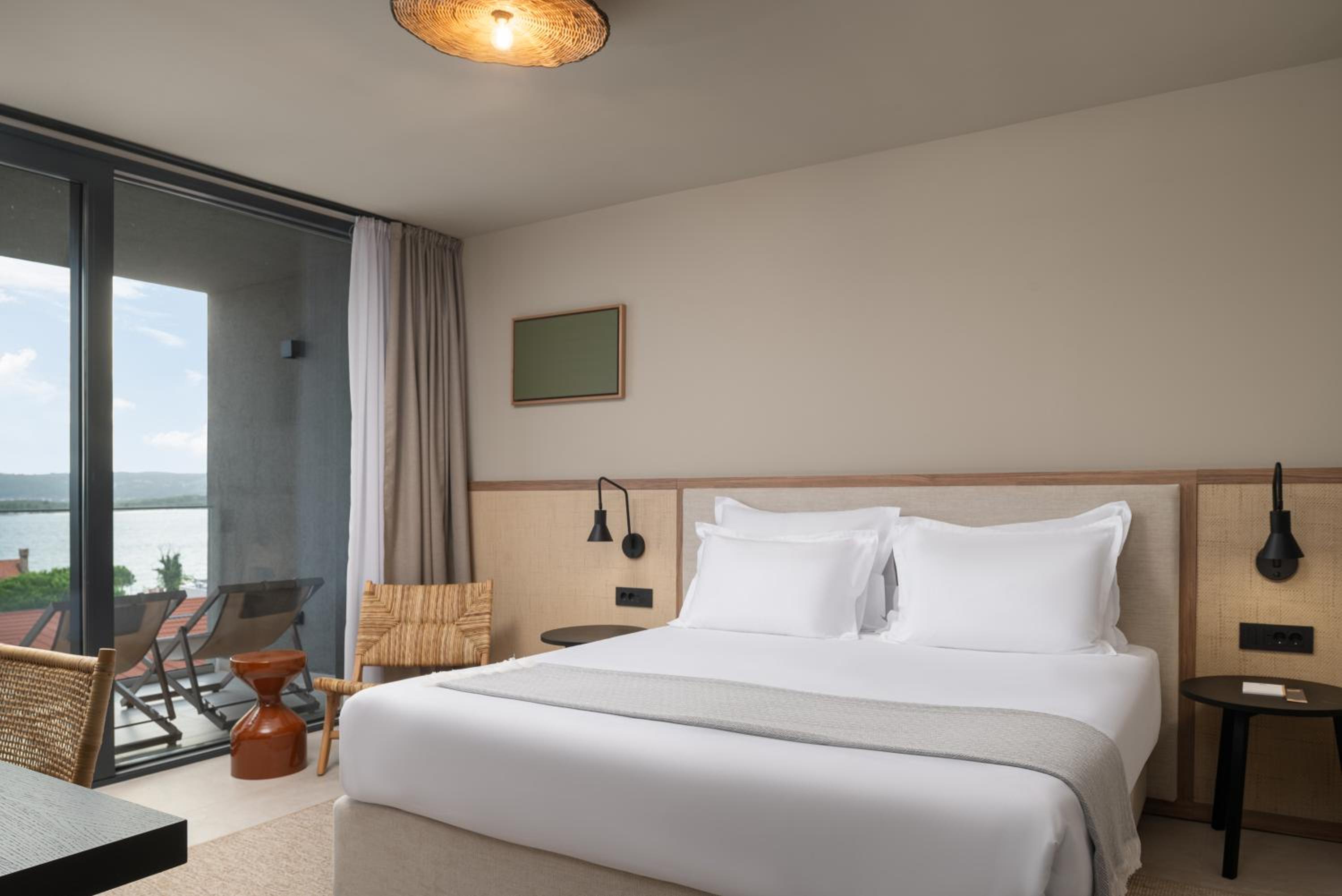Superior Family Suite with Sea View - Photo 1