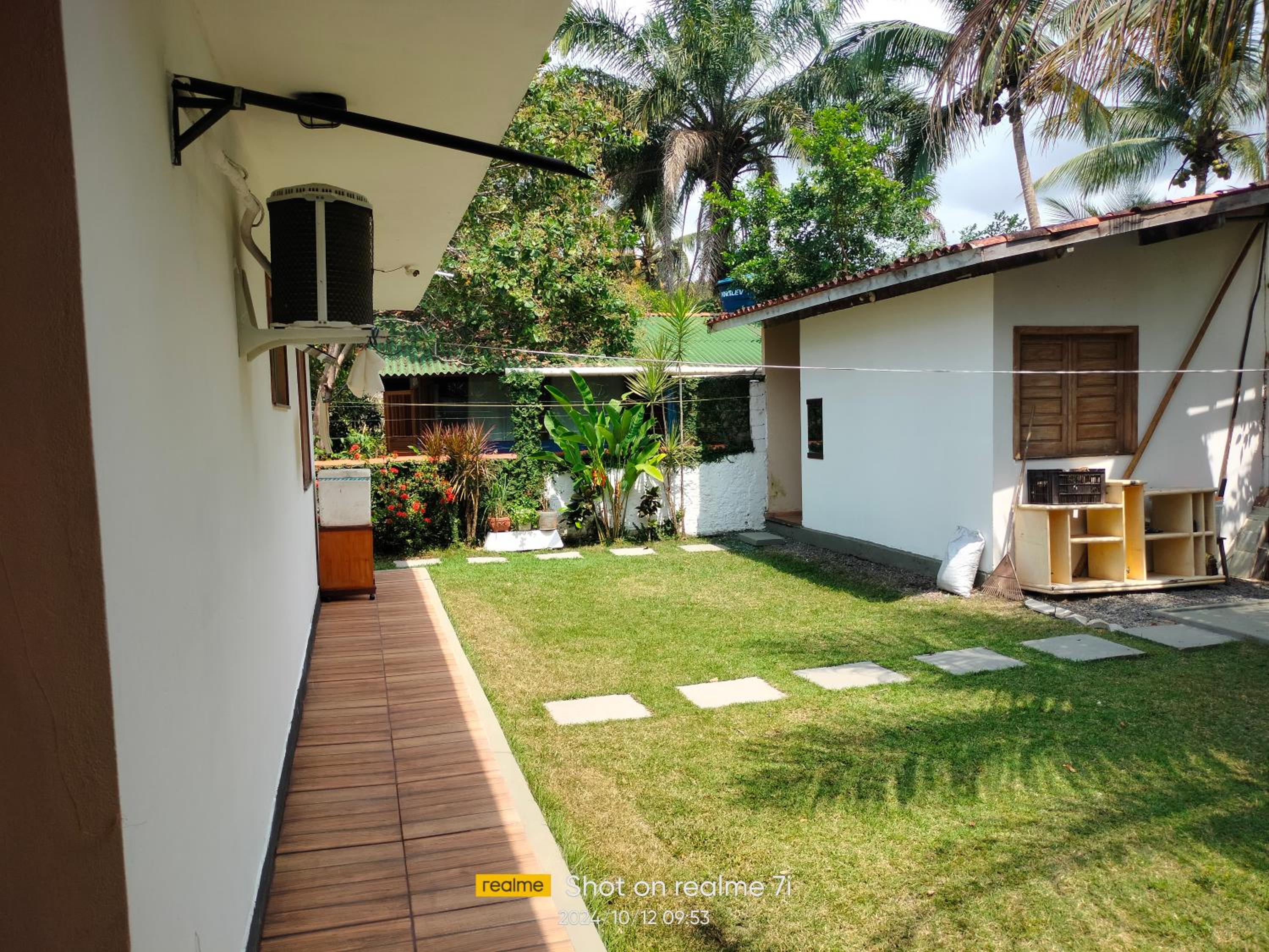 Three-Bedroom House photo 3
