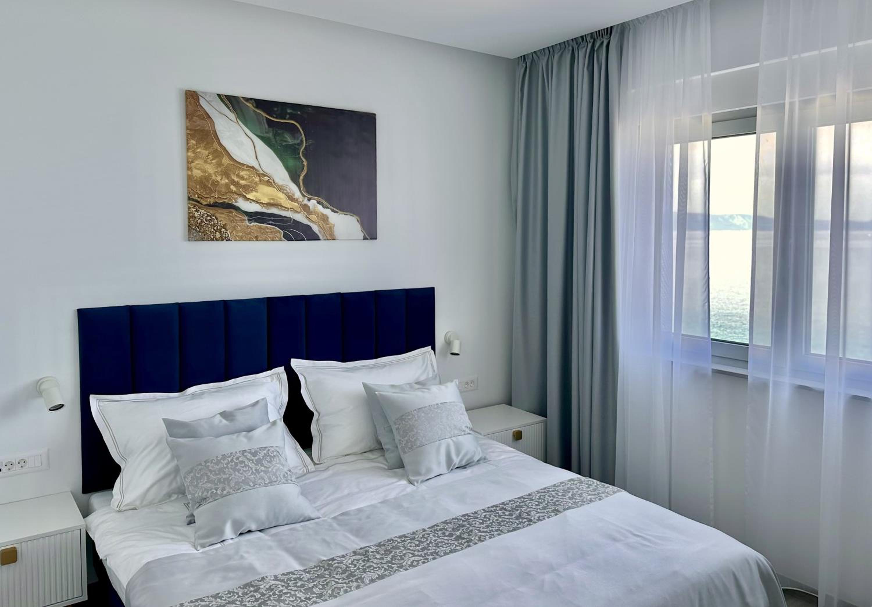 One-Bedroom Apartment with Balcony photo 1