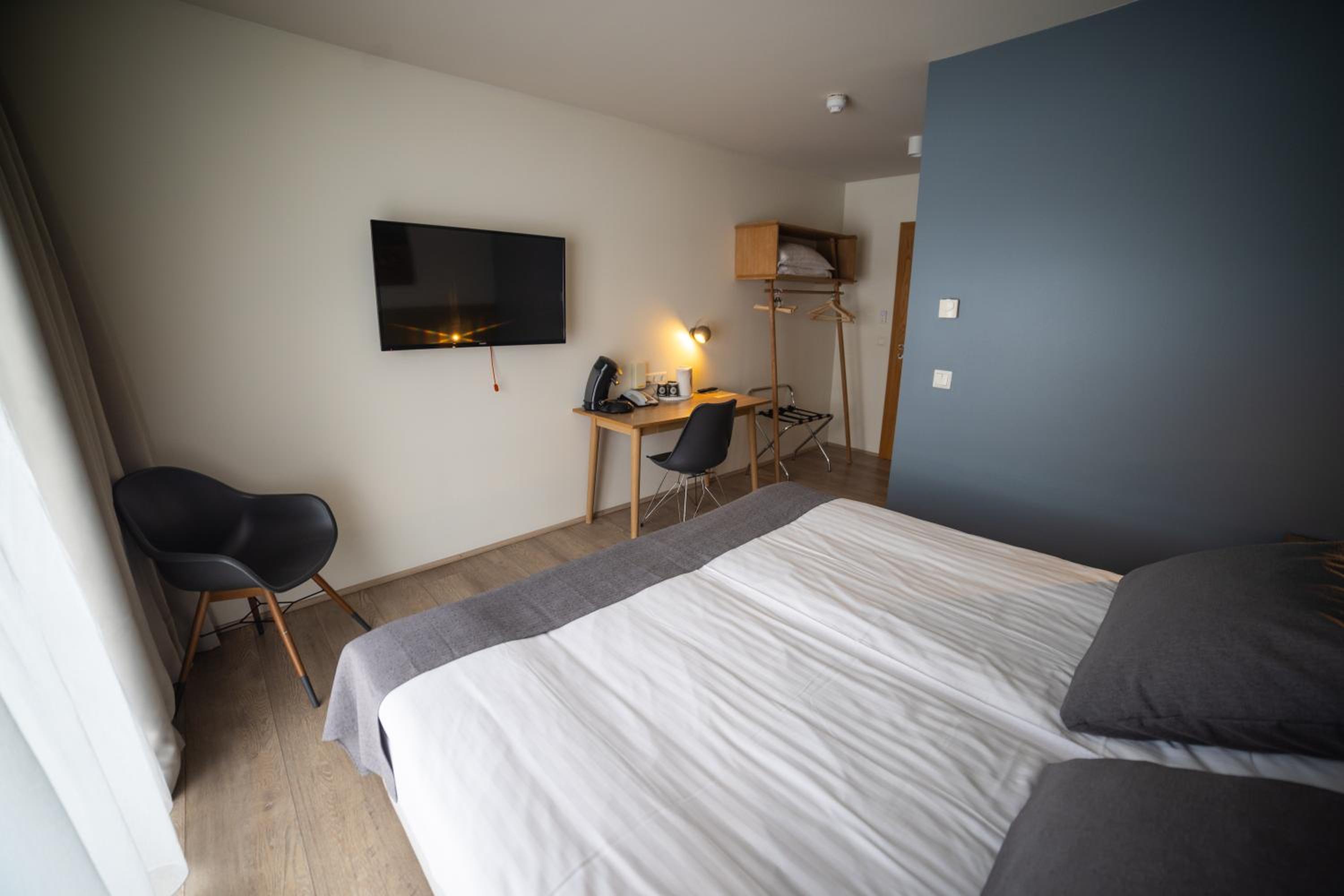 Standard Twin Room - Photo 8