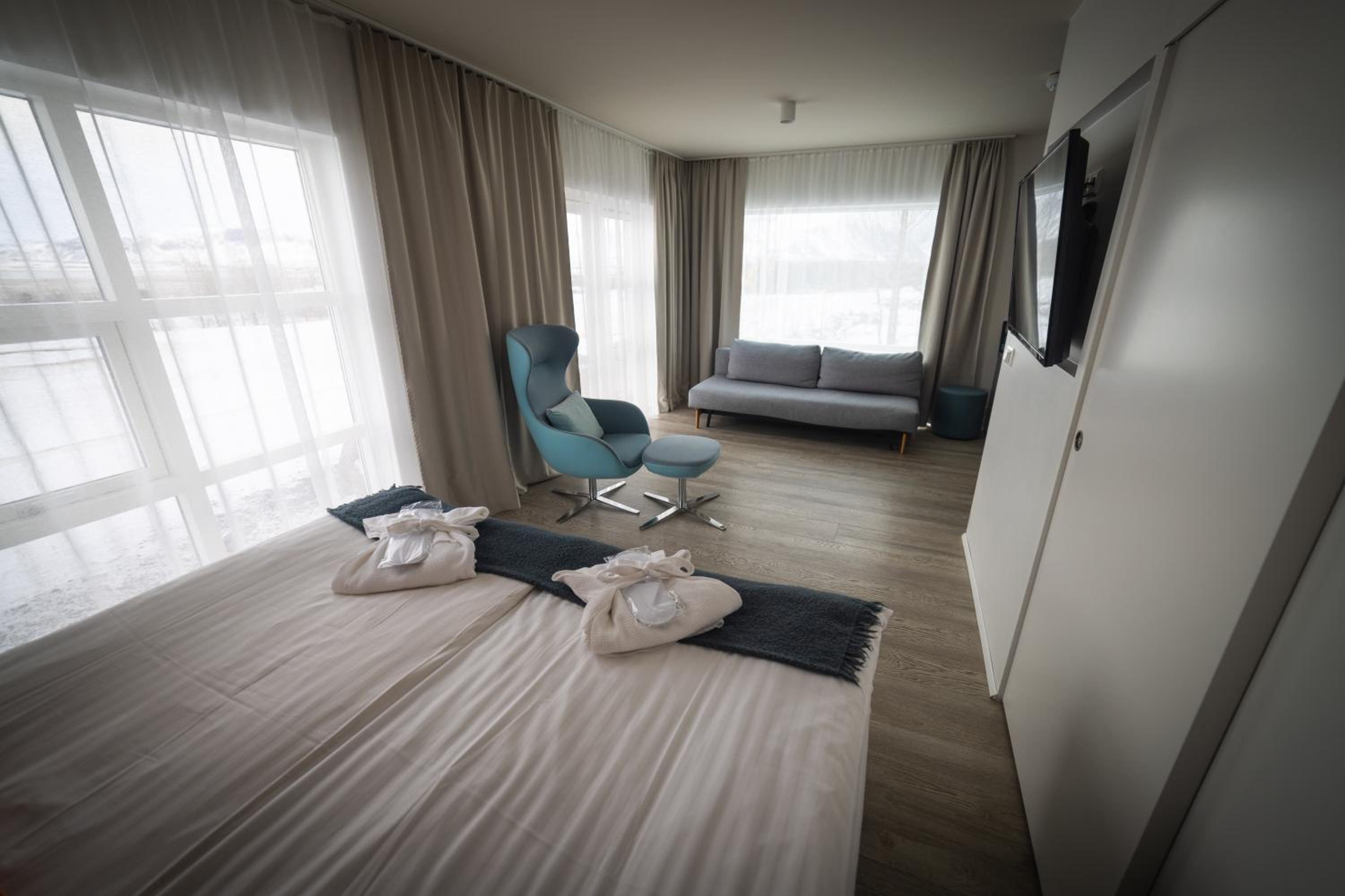 Suite - Photo 8