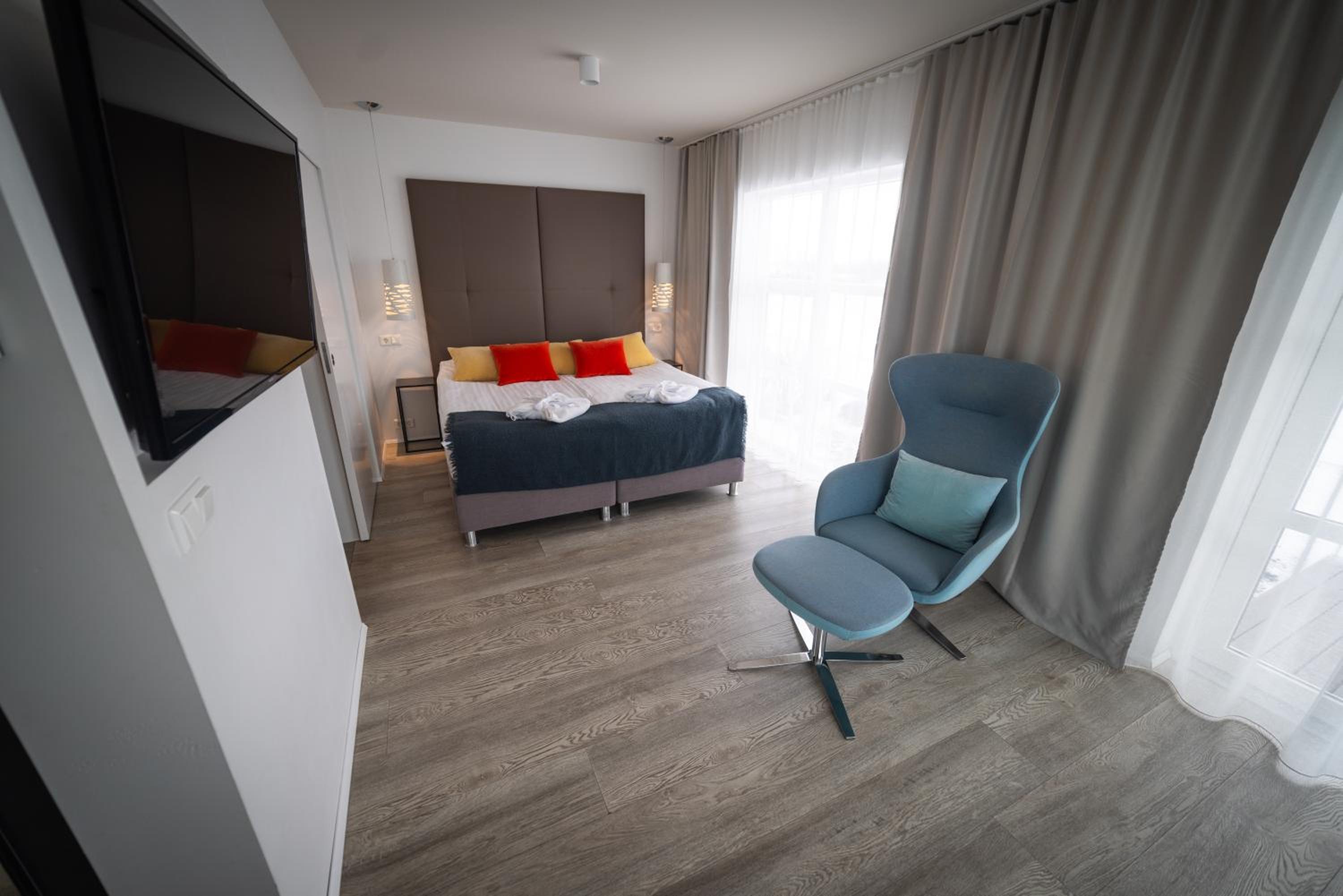 Suite - Photo 9