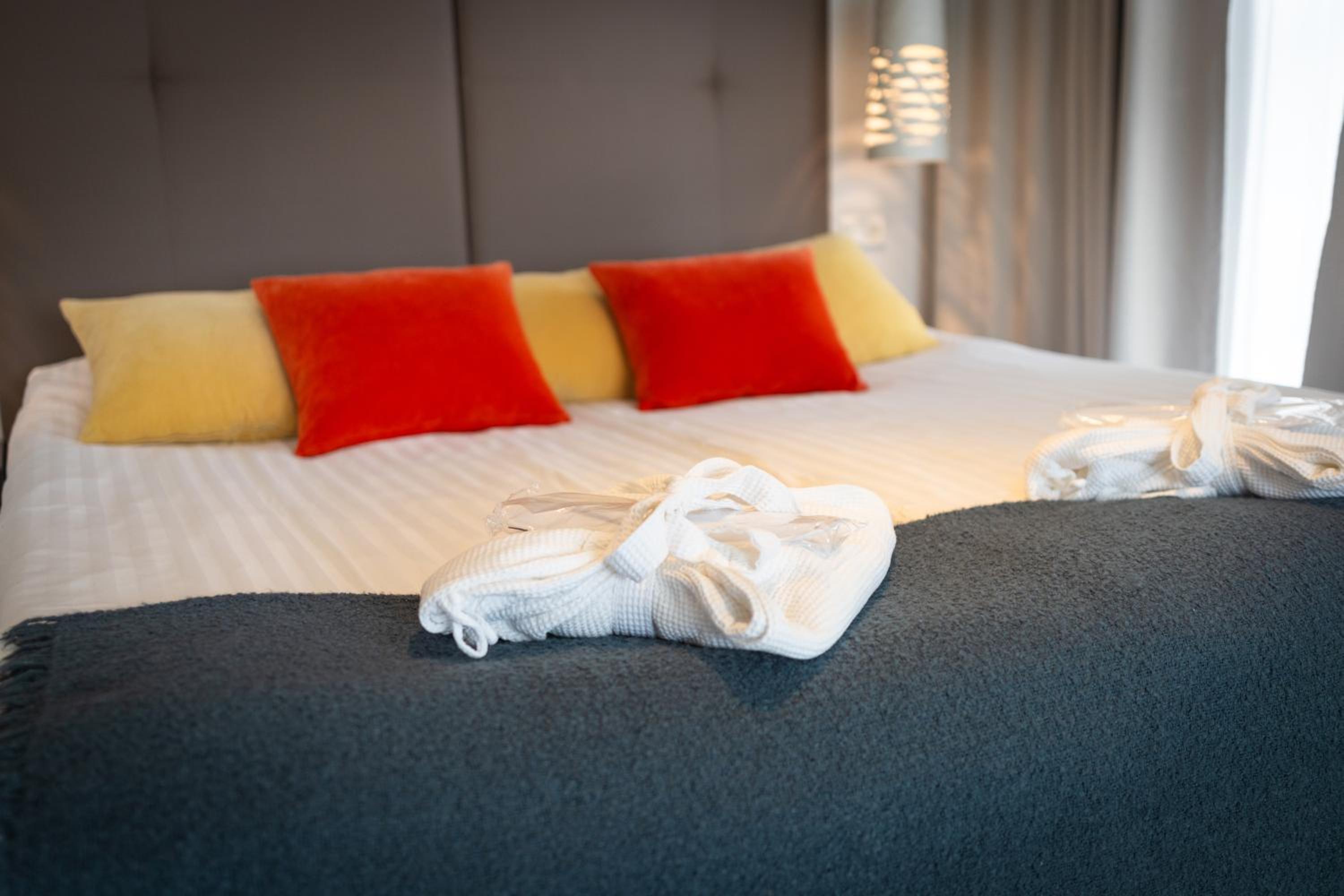 Suite - Photo 15
