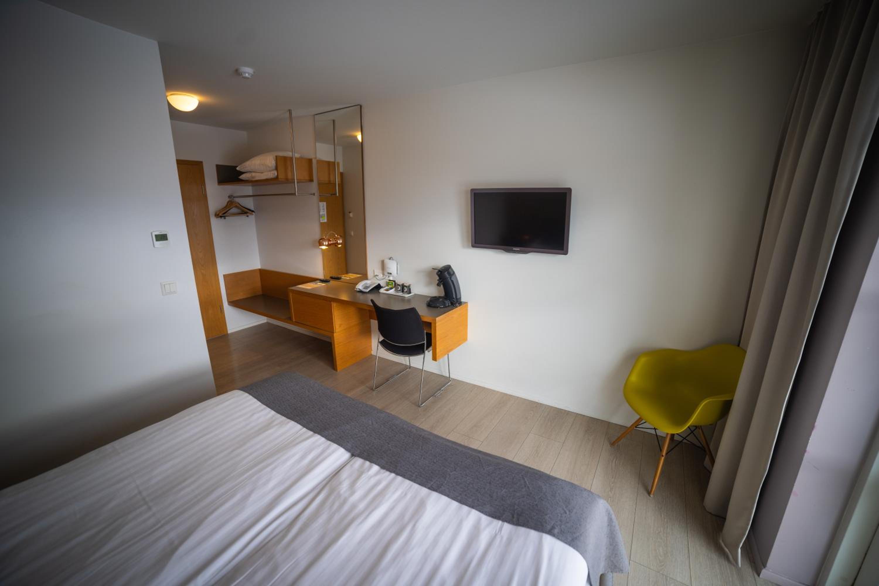 Standard Twin Room - Photo 13