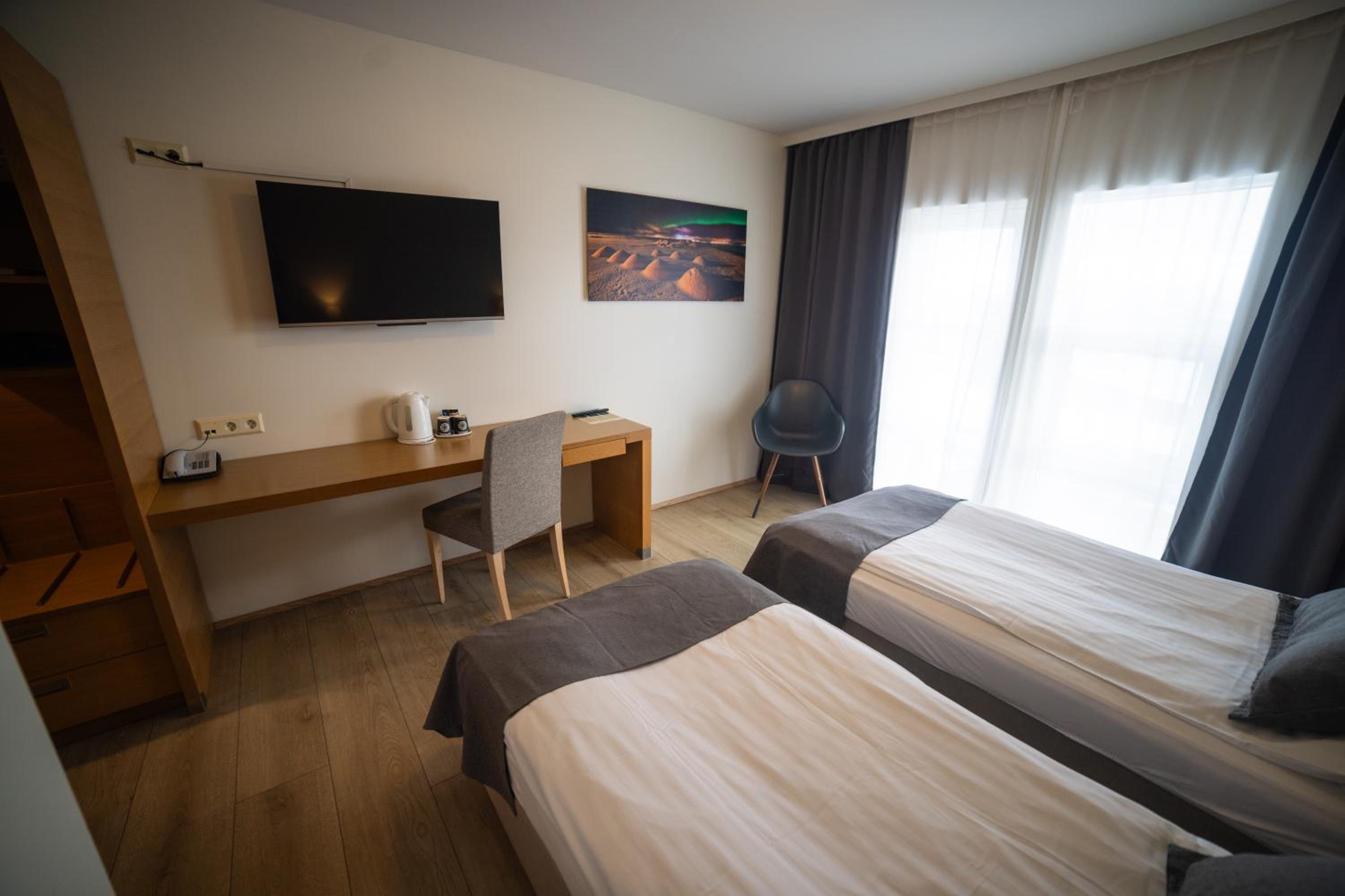 Standard Twin Room - Photo 11