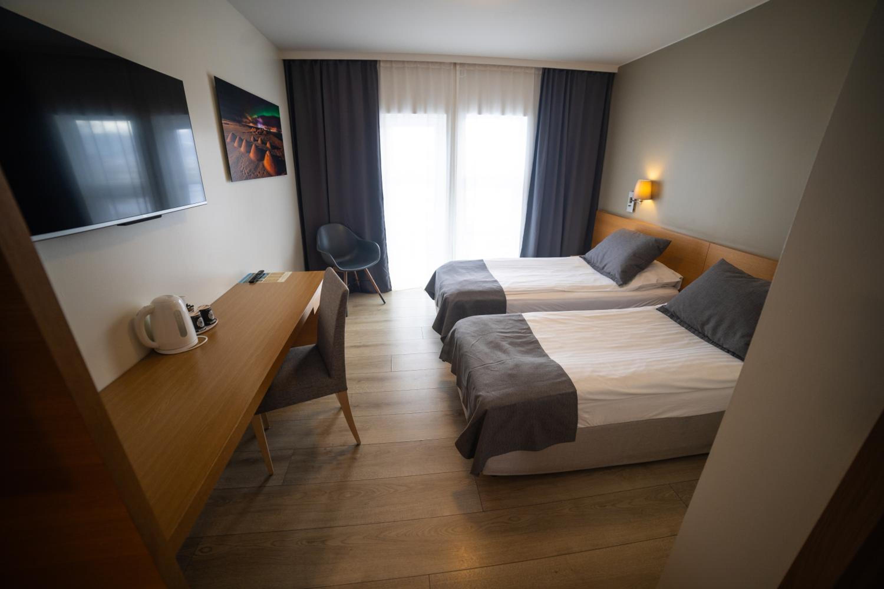 Standard Twin Room - Photo 15