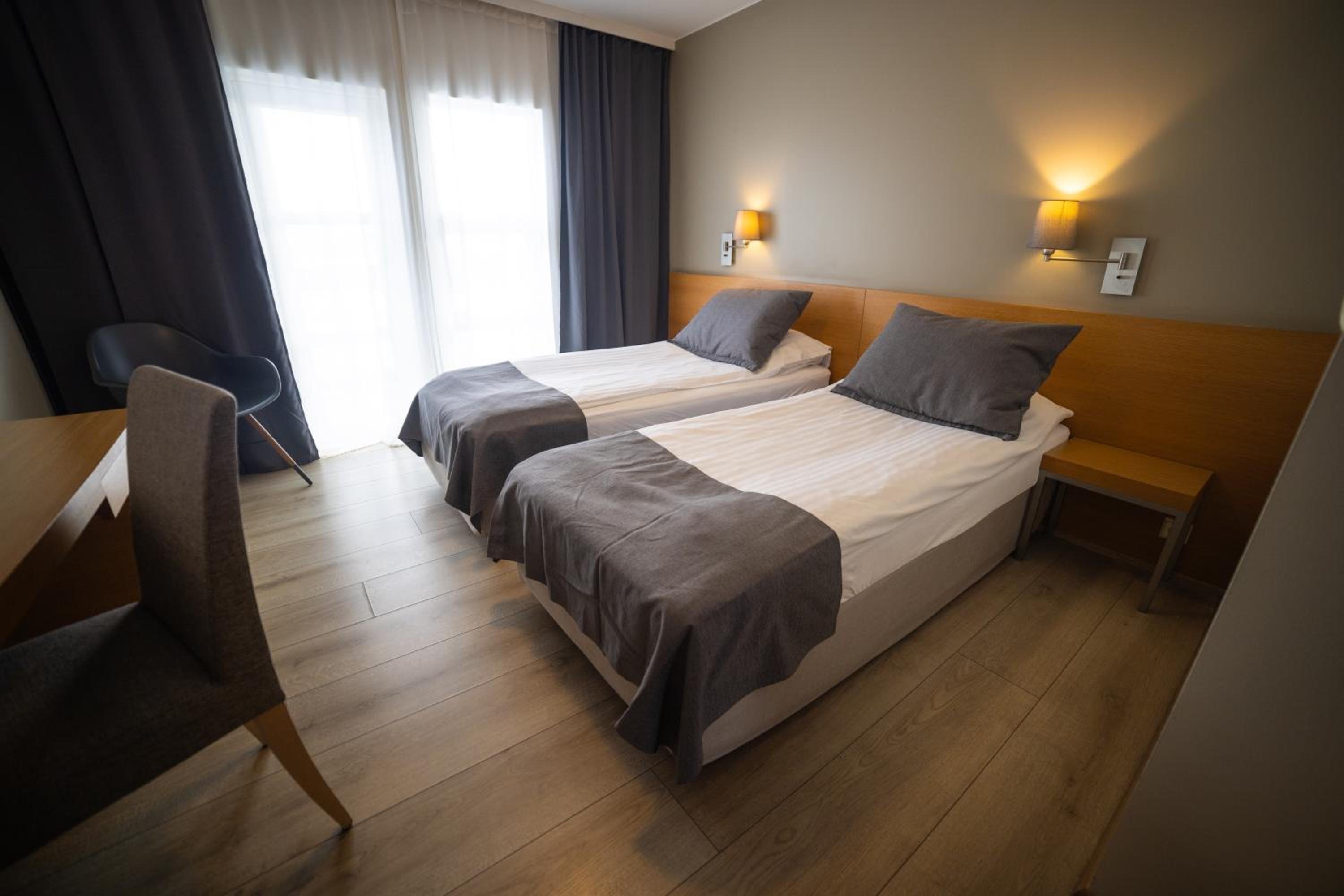 Standard Twin Room - Photo 17