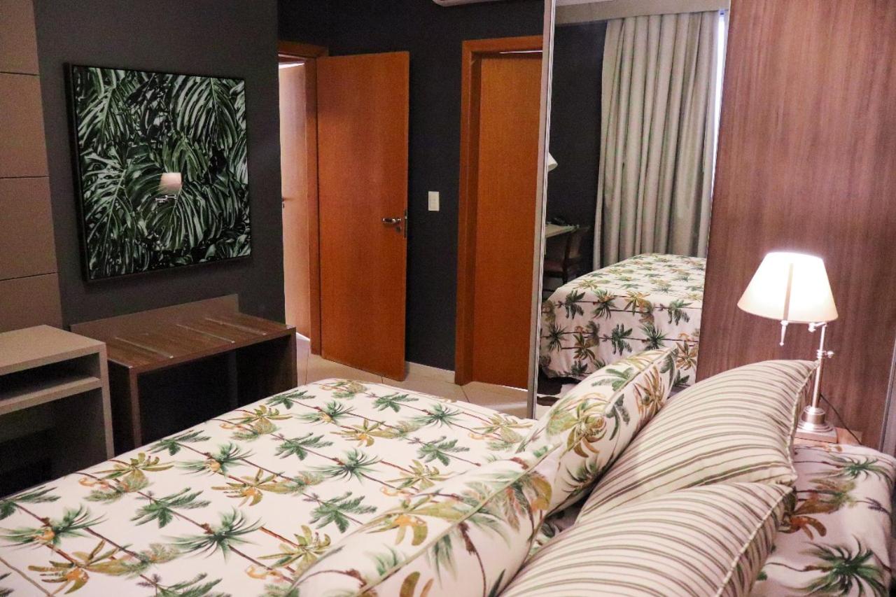 Deluxe Queen Suite photo 3