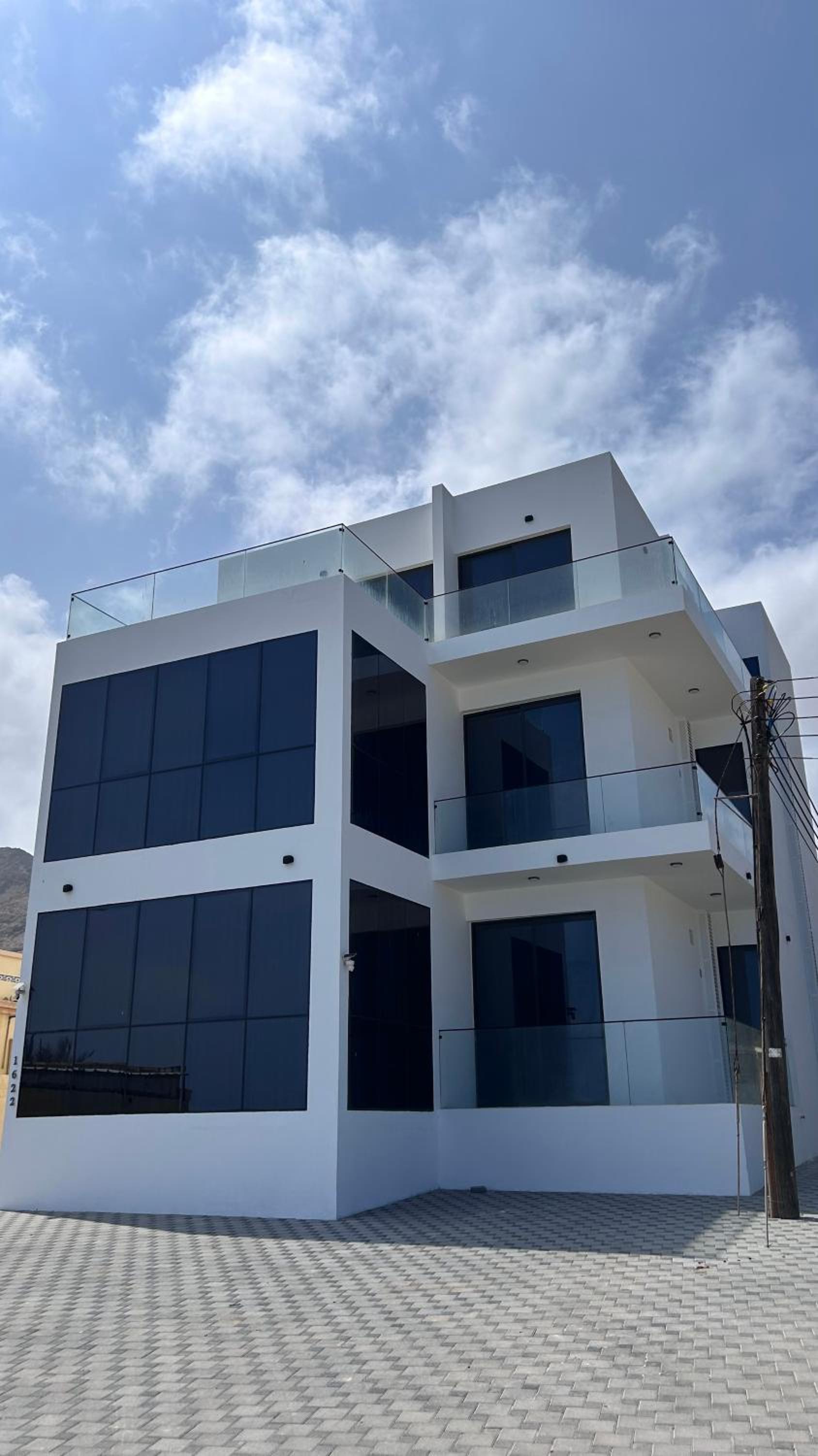 Three-Bedroom Apartment With Sea View photo 2