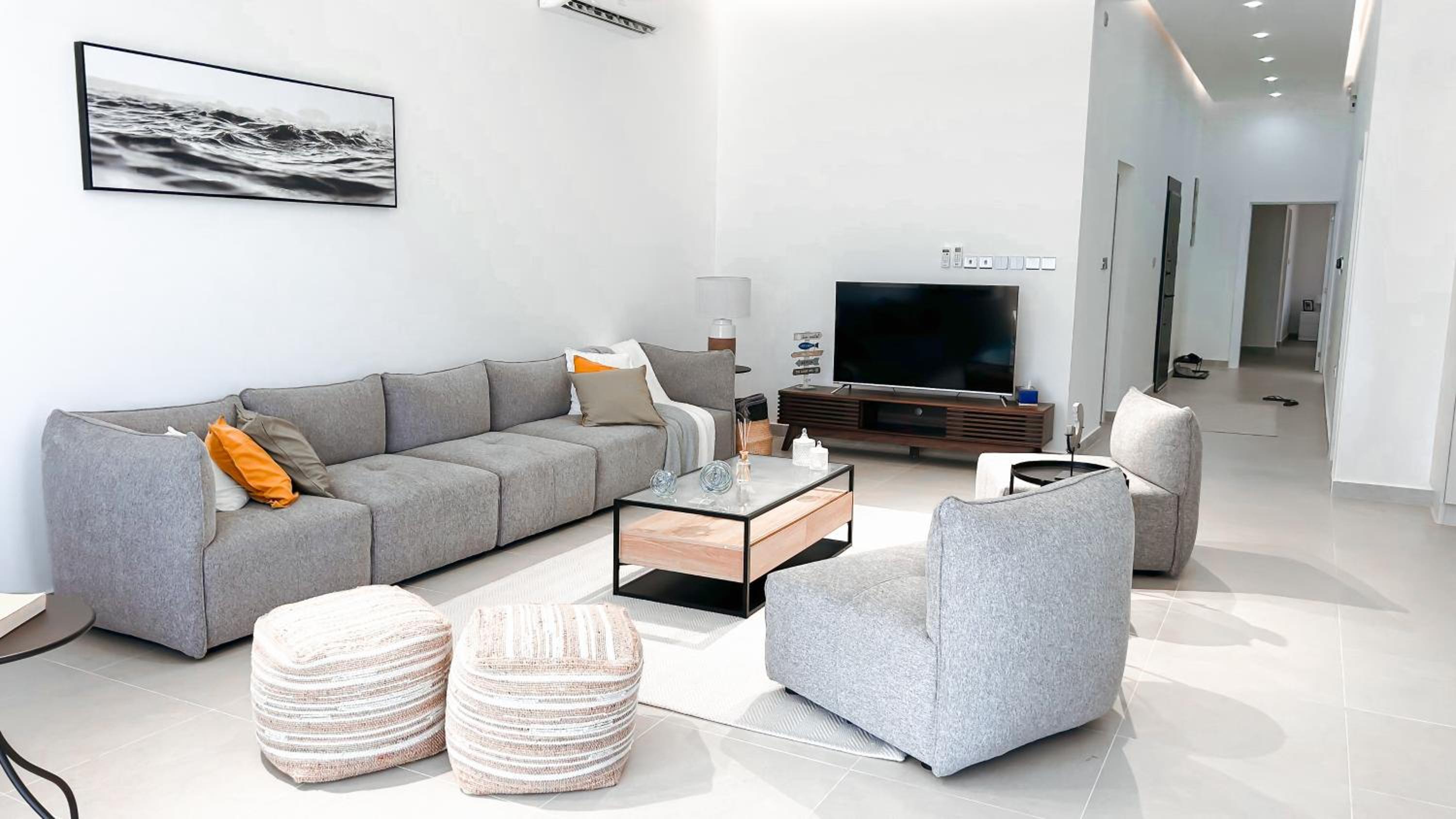 Three-Bedroom Apartment With Sea View photo 1