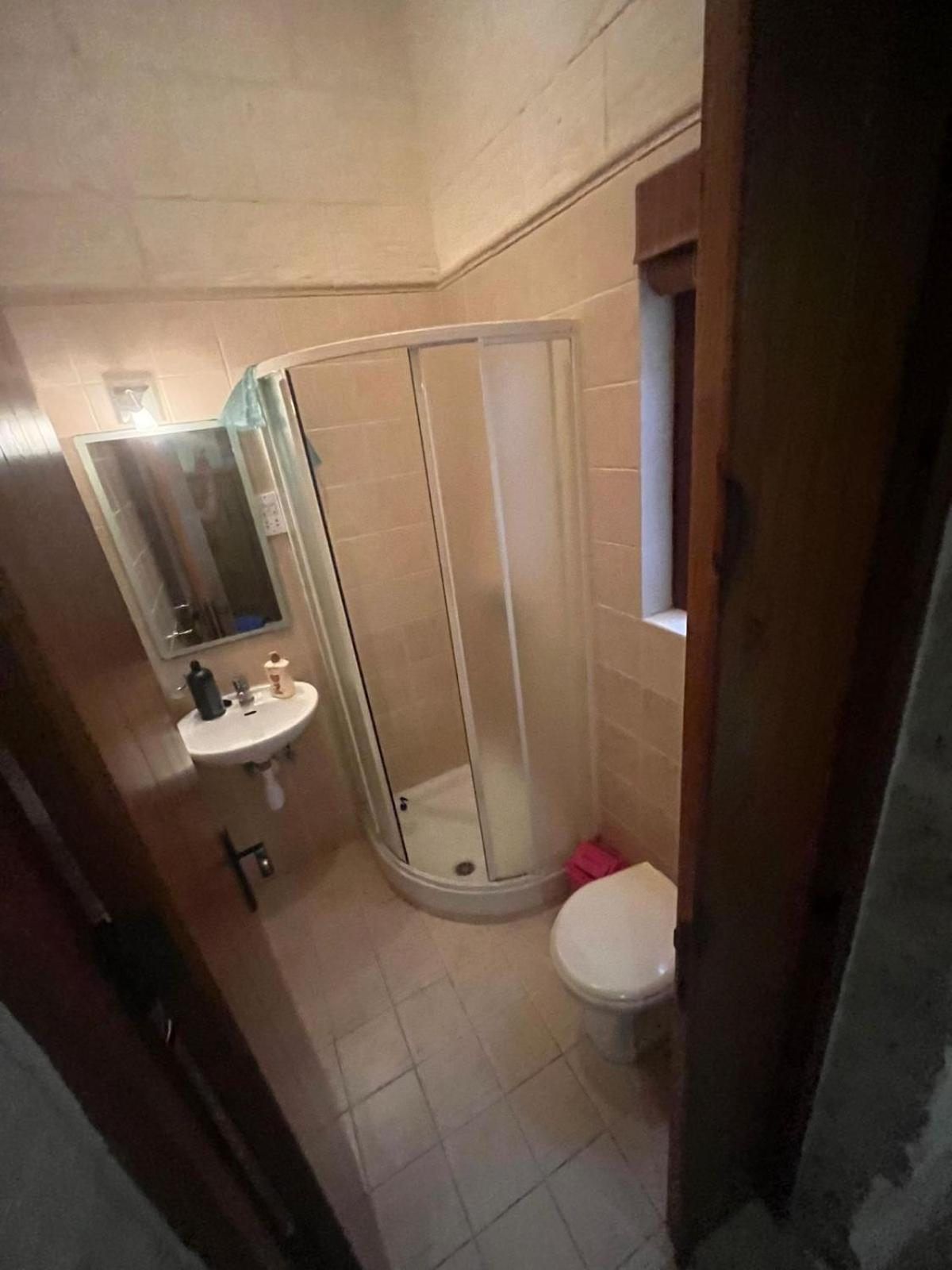Large Double Room photo 2