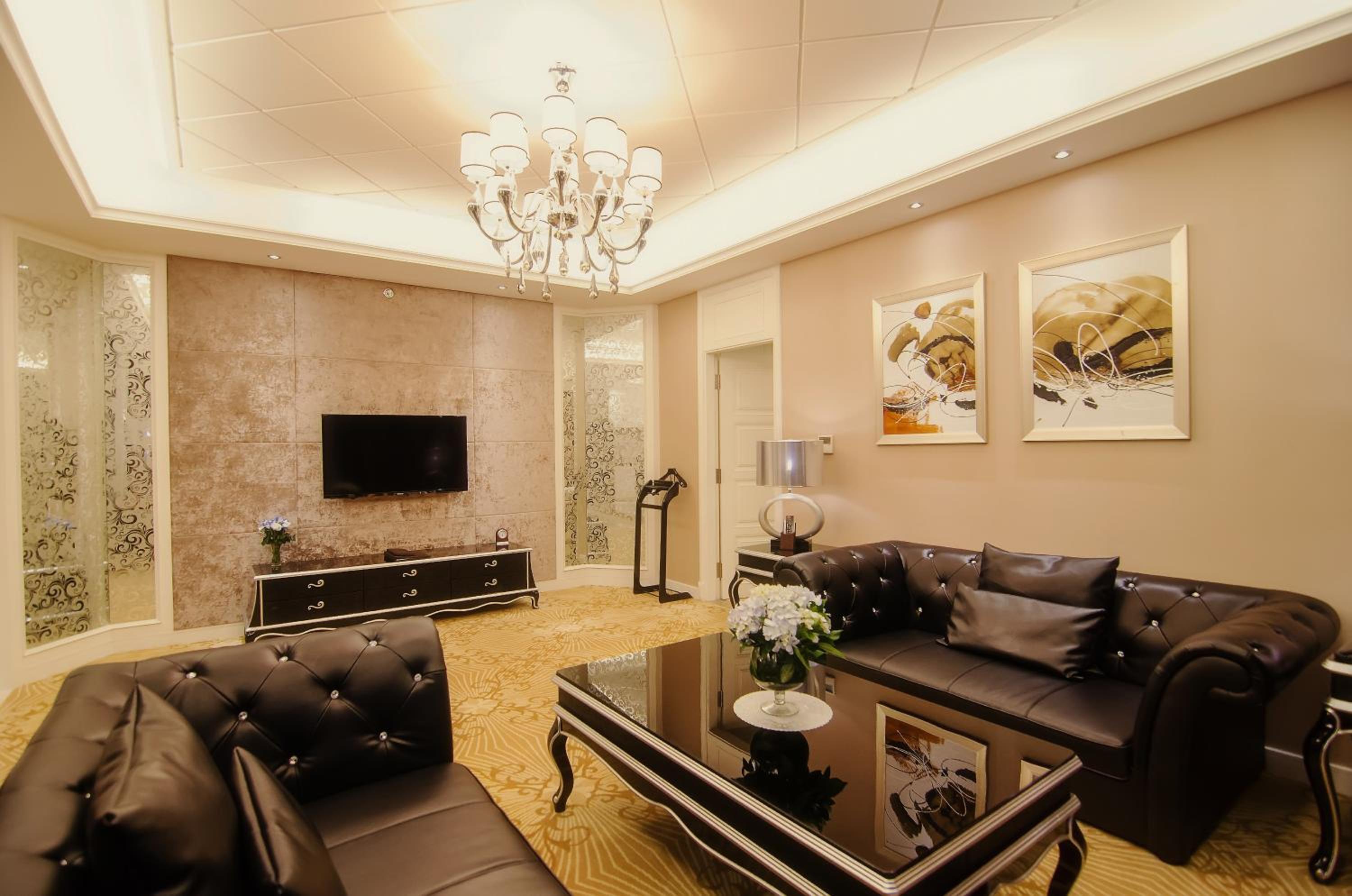 Two-Bedroom Apartment - One-way airport transfer & Afternoon Tea Included Once Per Stay - Photo 4