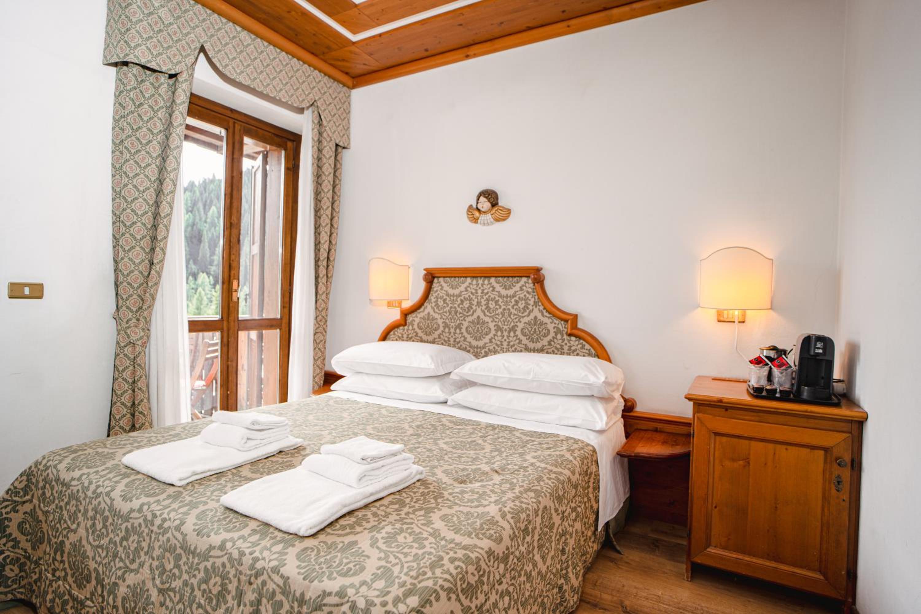 Double Room with Extra Bed photo 1