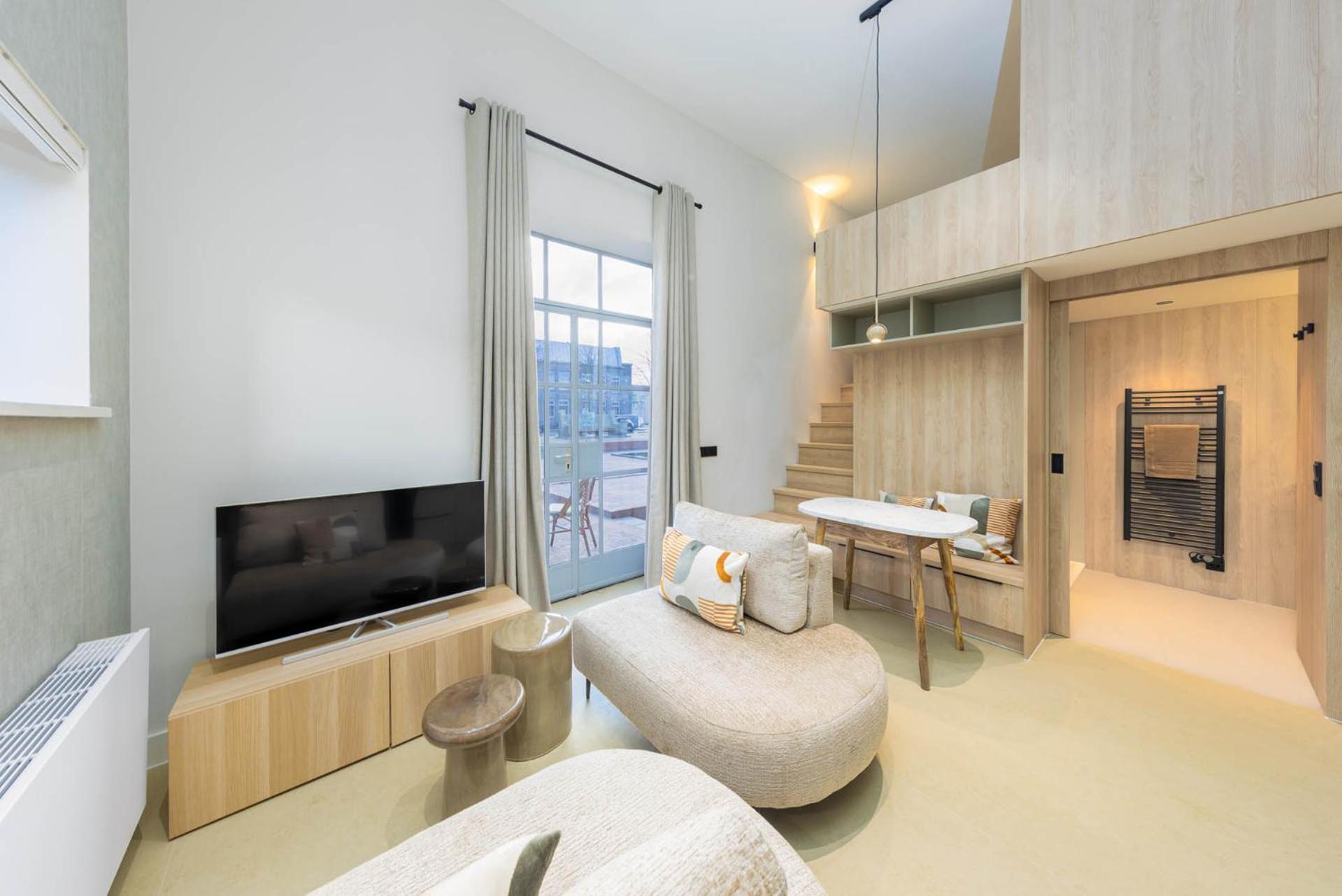 Studio 127 photo 1