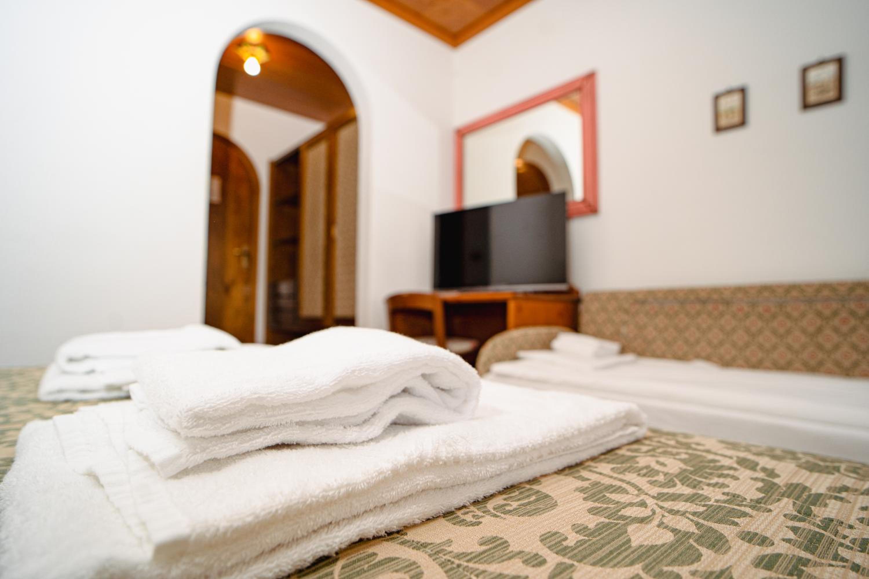 Deluxe Double Room with Balcony photo 2