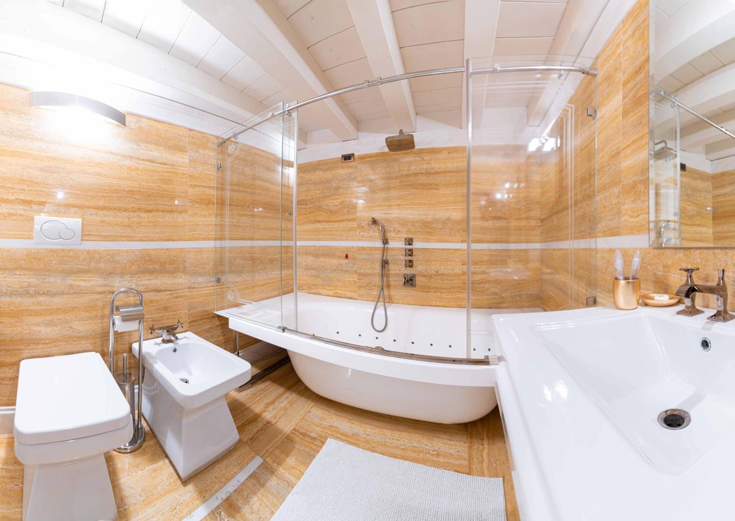 King Room with Spa Bath - Photo 5