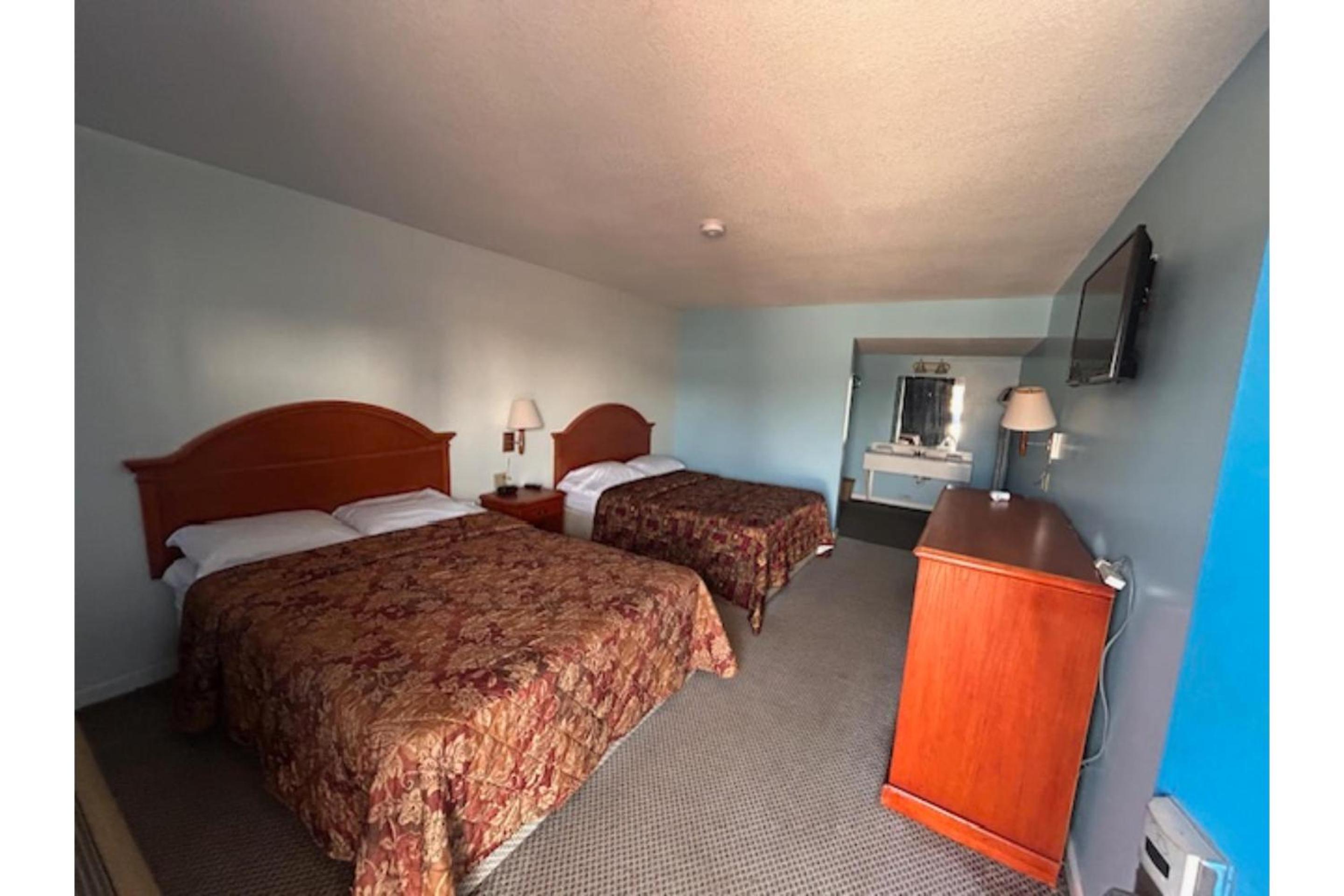 2 Queen Beds Non-Smoking