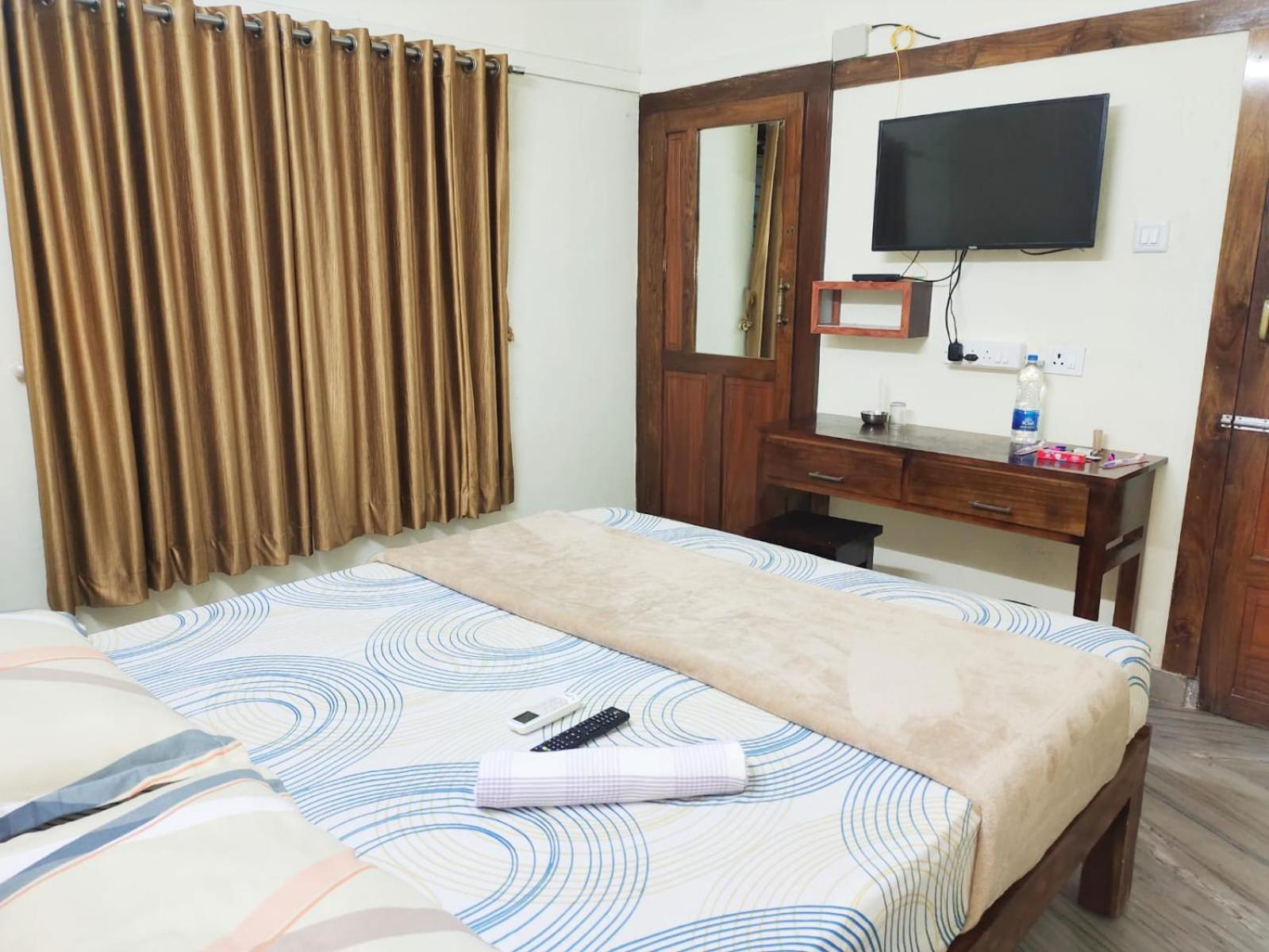Deluxe Double or Twin Room with Balcony
