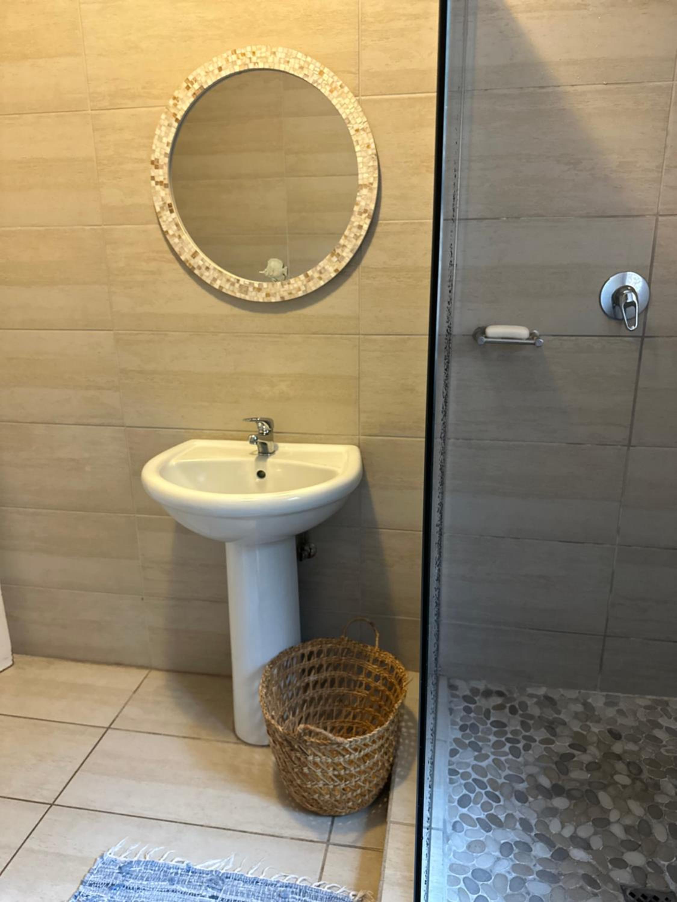 Standard Triple Room photo 3