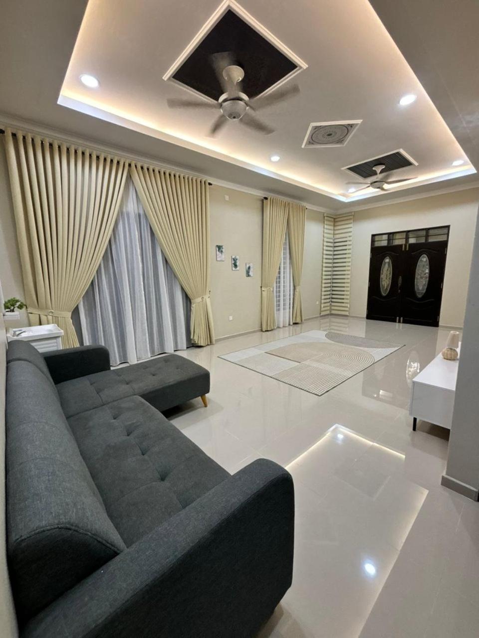 Four-Bedroom House photo 1