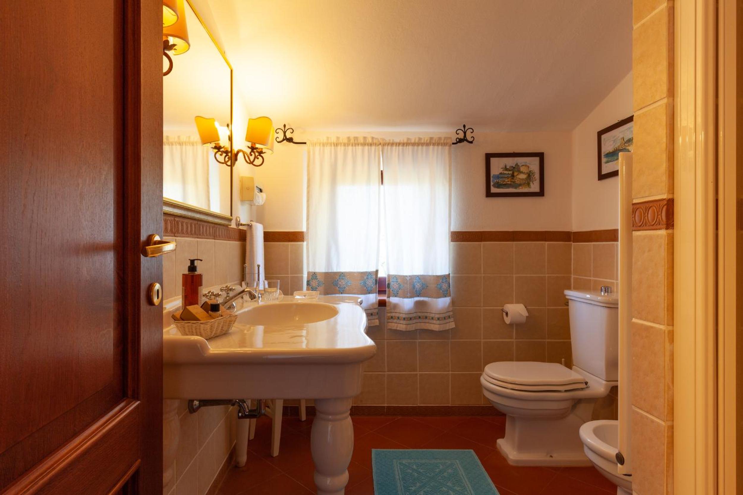 Suite - Photo 7