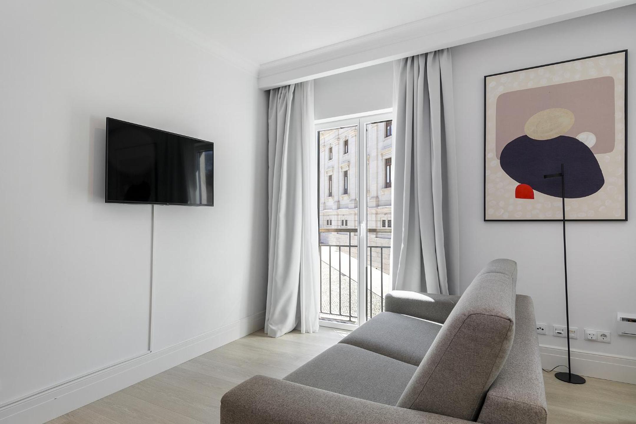Superior One-Bedroom Apartment photo 2