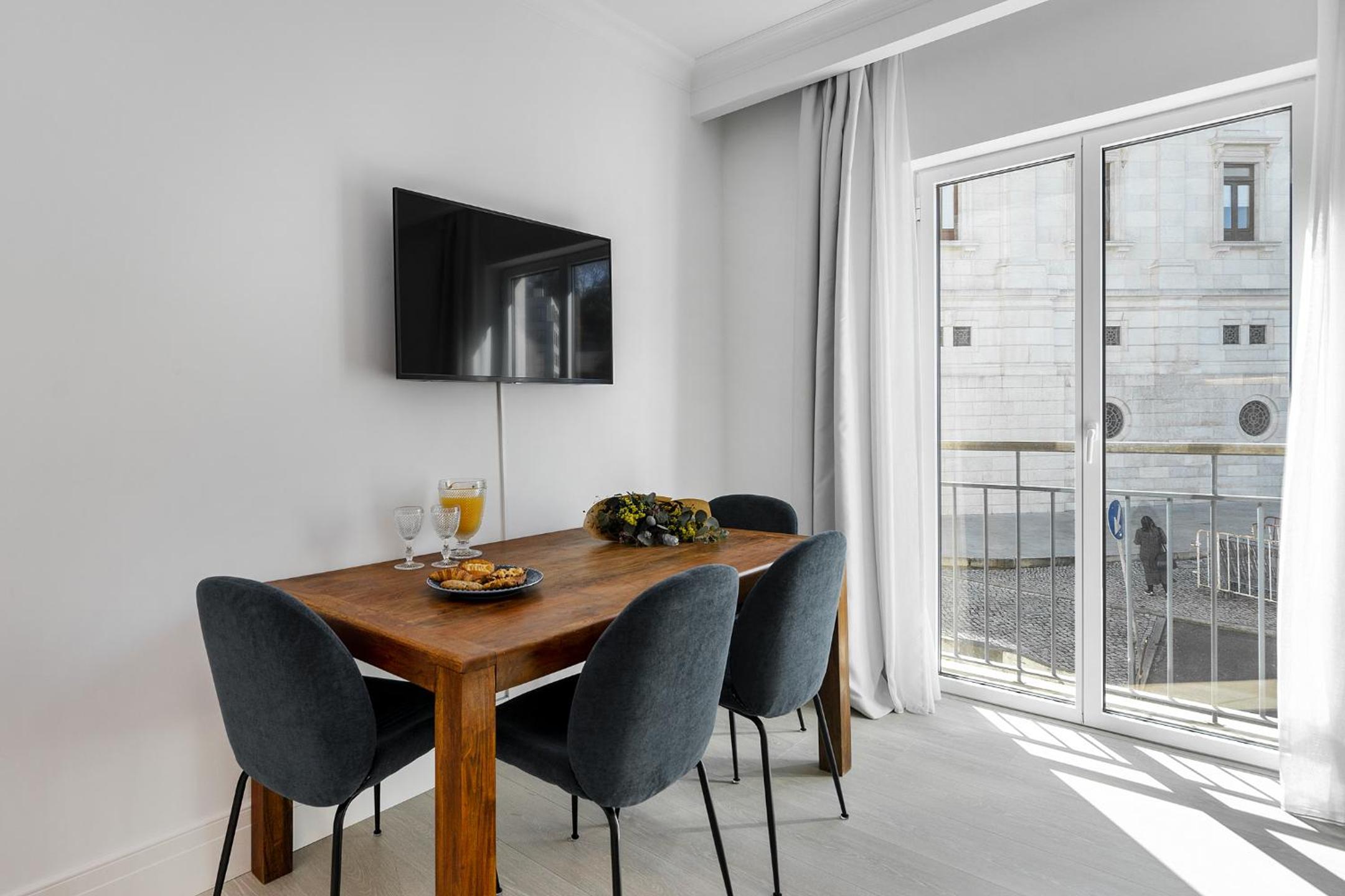 Superior One-Bedroom Apartment photo 3
