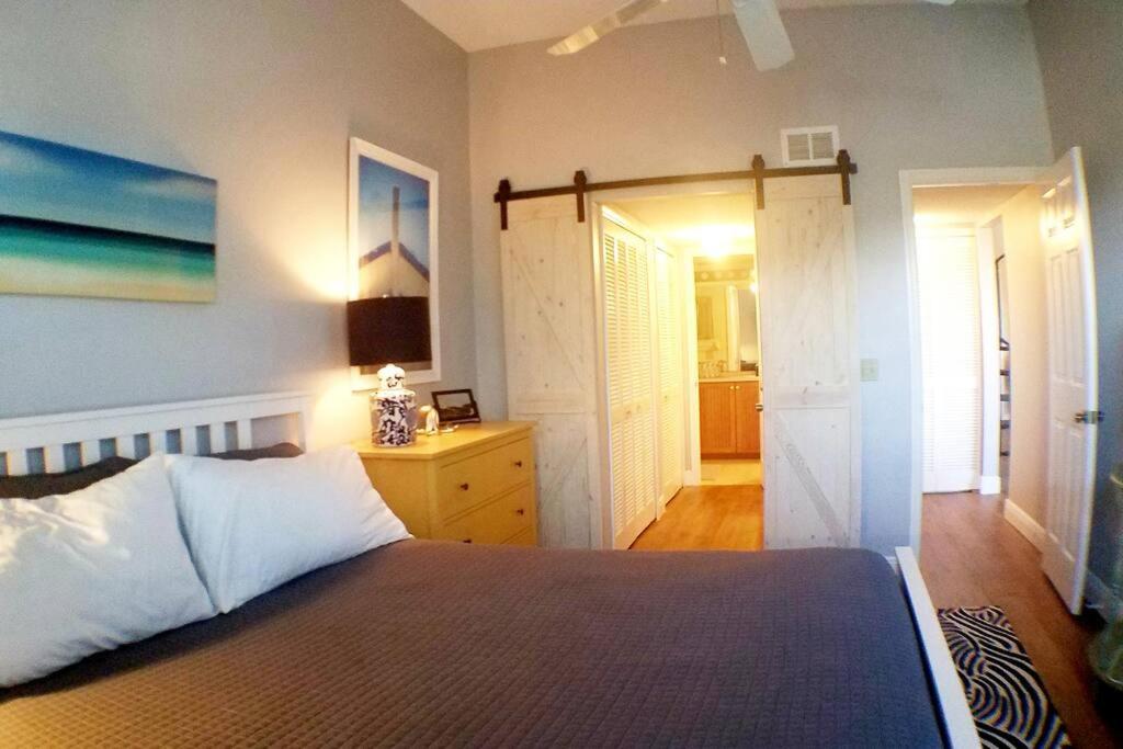 Three-Bedroom Apartment photo 3