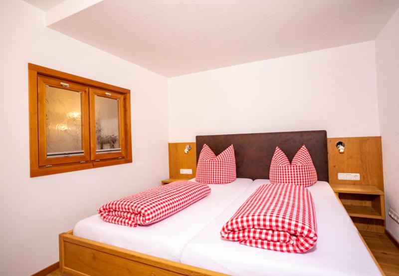 One-Bedroom Apartment with Garden View photo 2