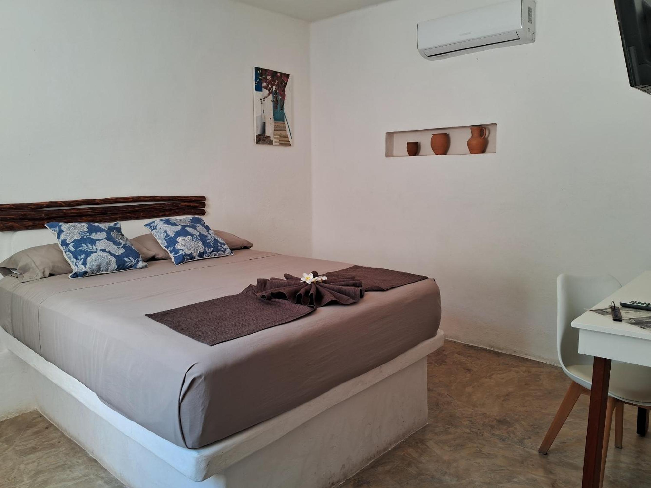 Twin Room - Photo 1