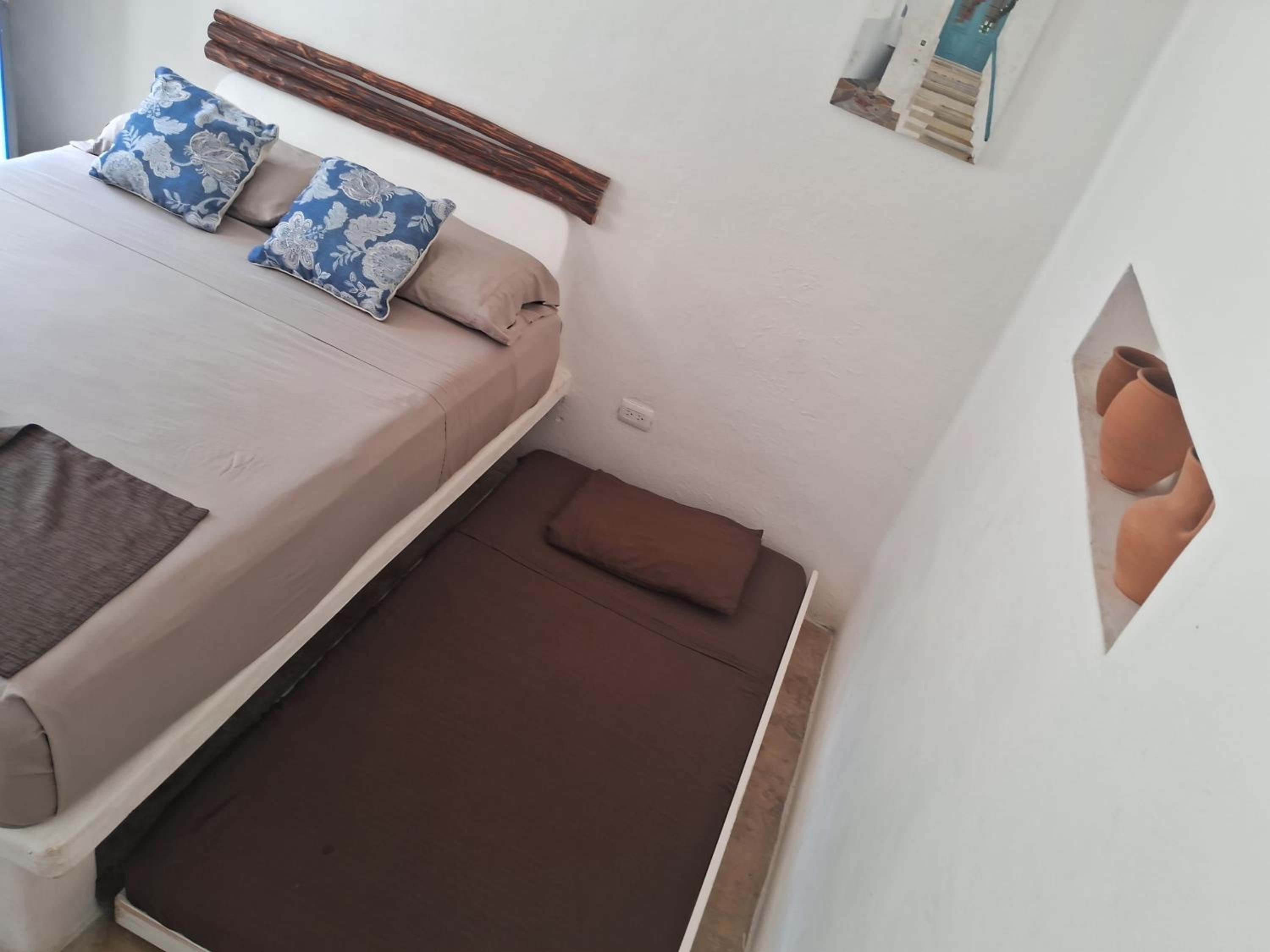 Twin Room - Photo 7