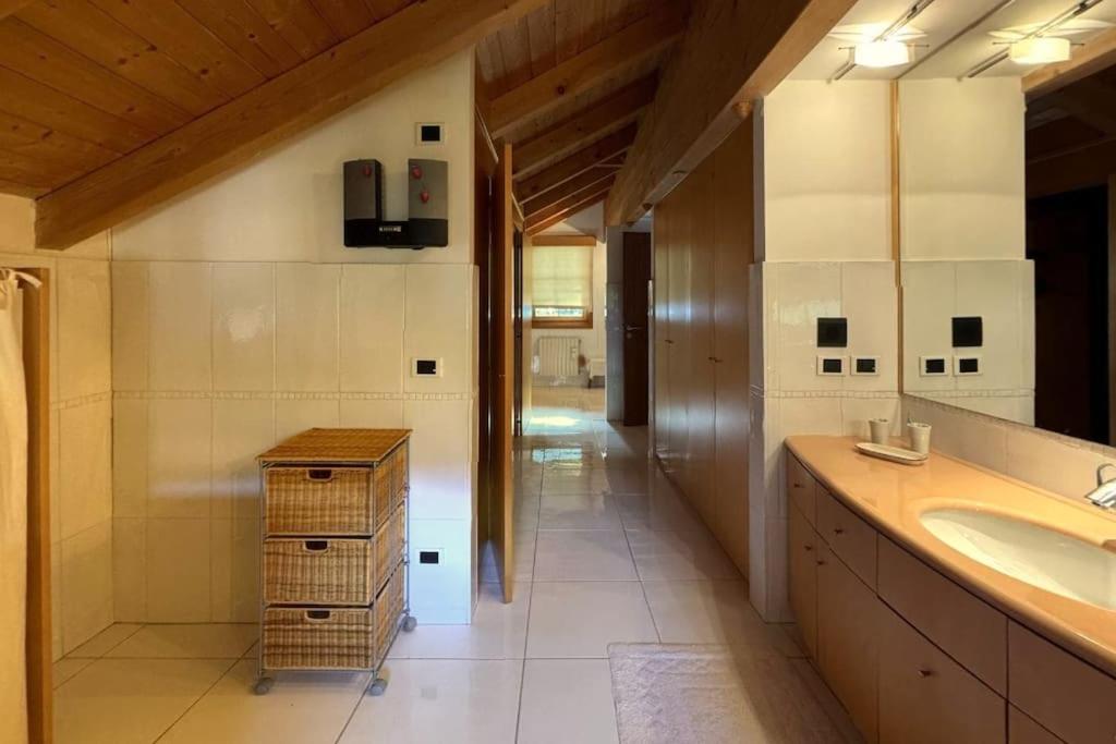 Three-Bedroom Villa photo 2