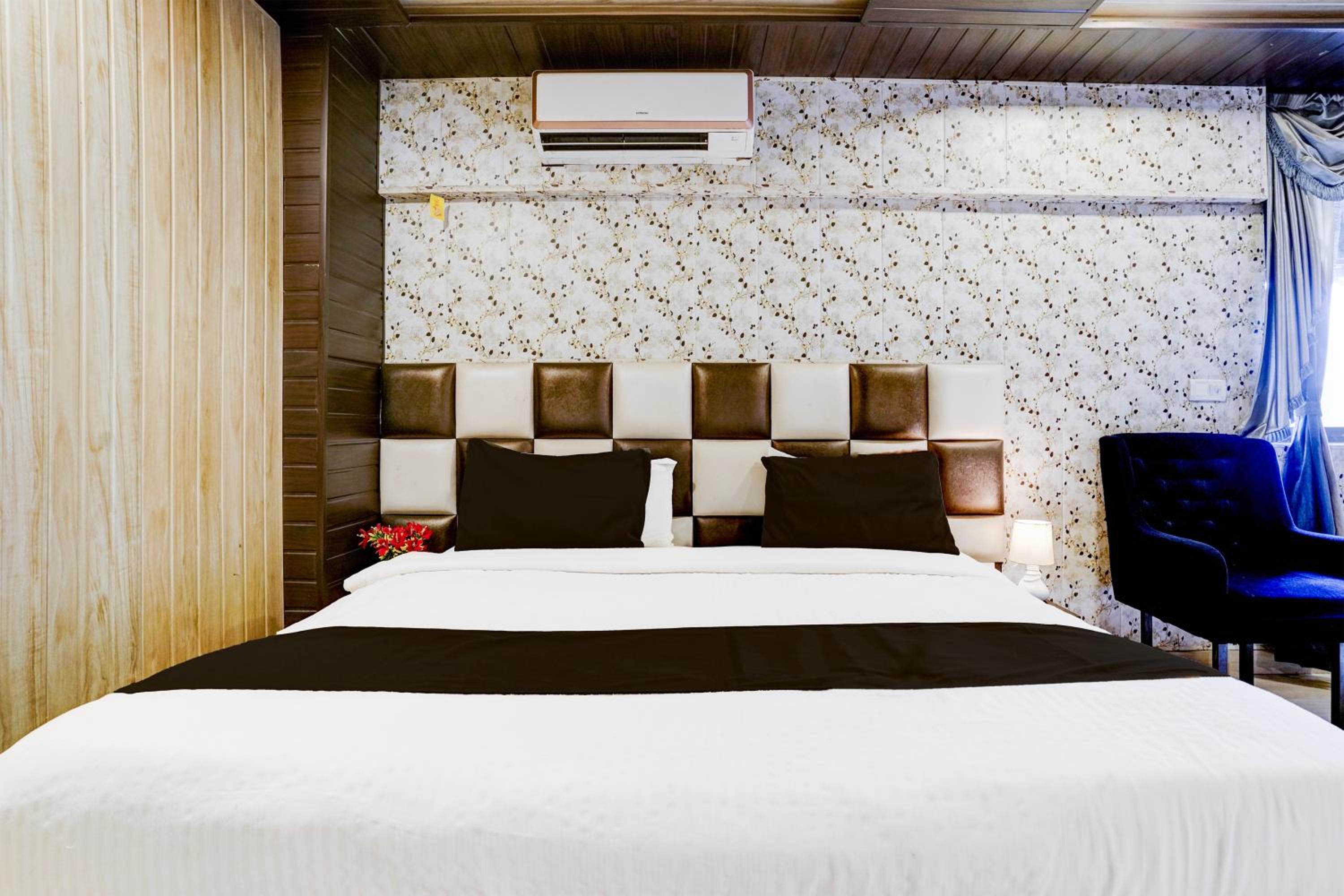 Classic Triple Room - Photo 1