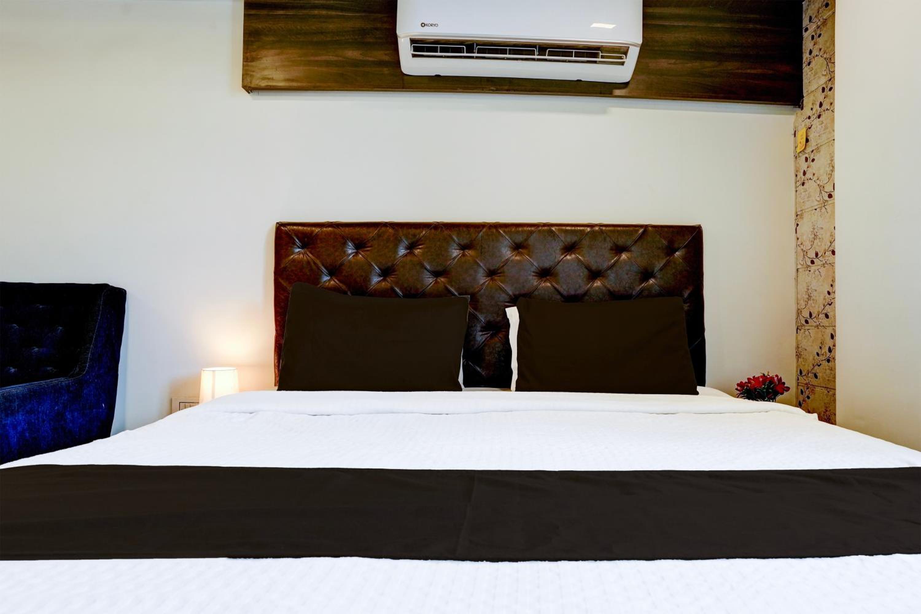 Classic Triple Room - Photo 19