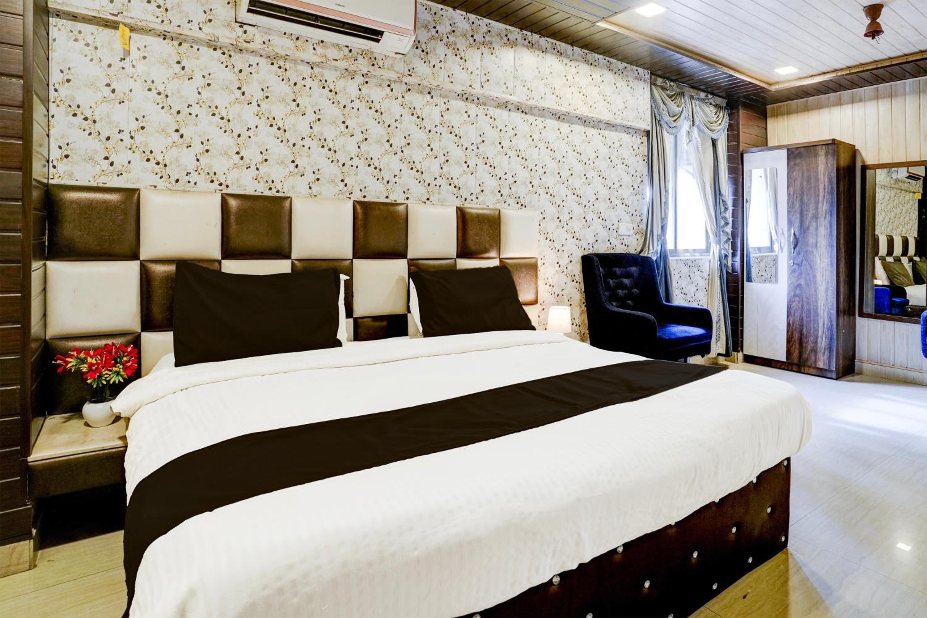Classic Triple Room - Photo 17