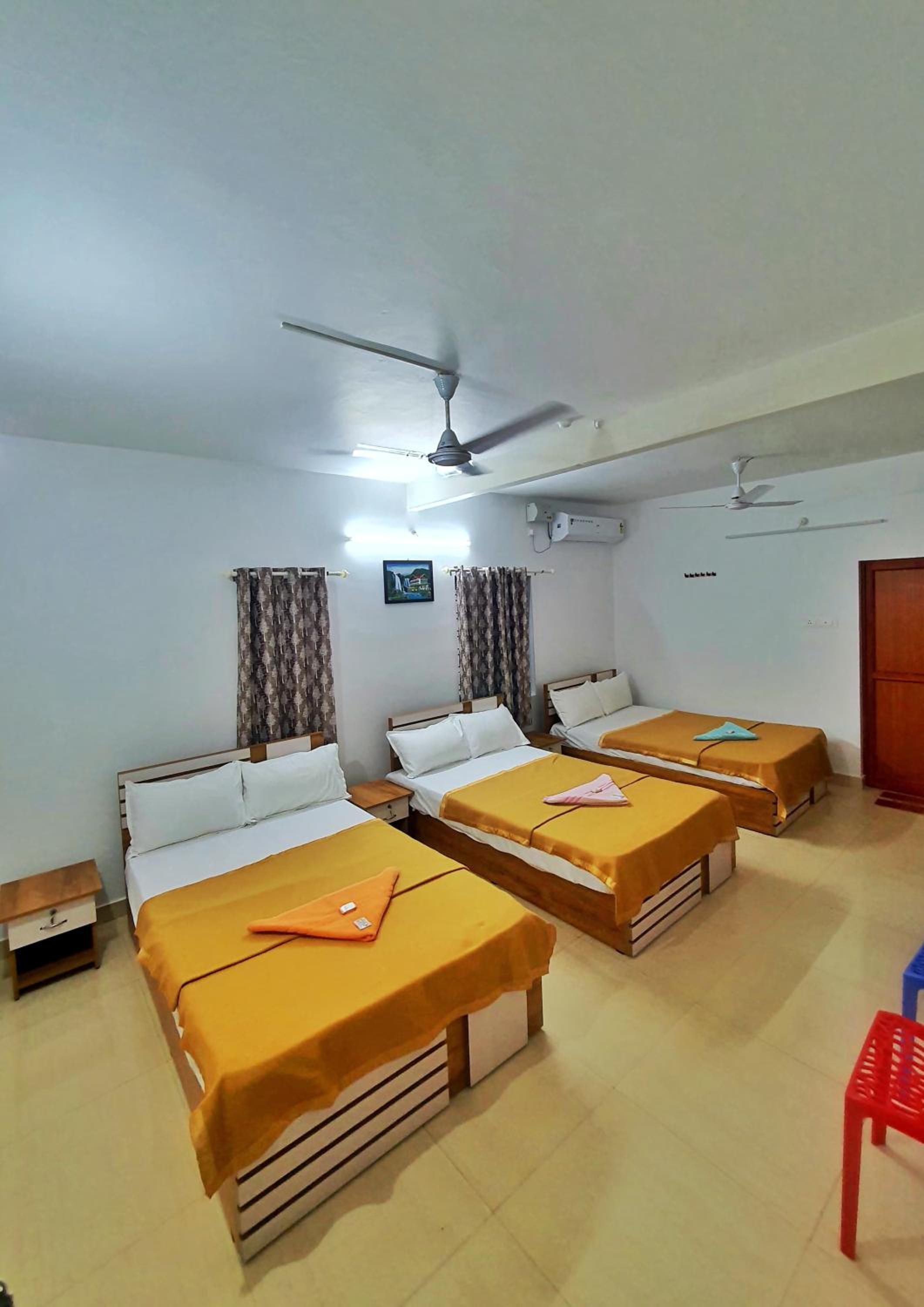 Mixed Dormitory Room photo 3