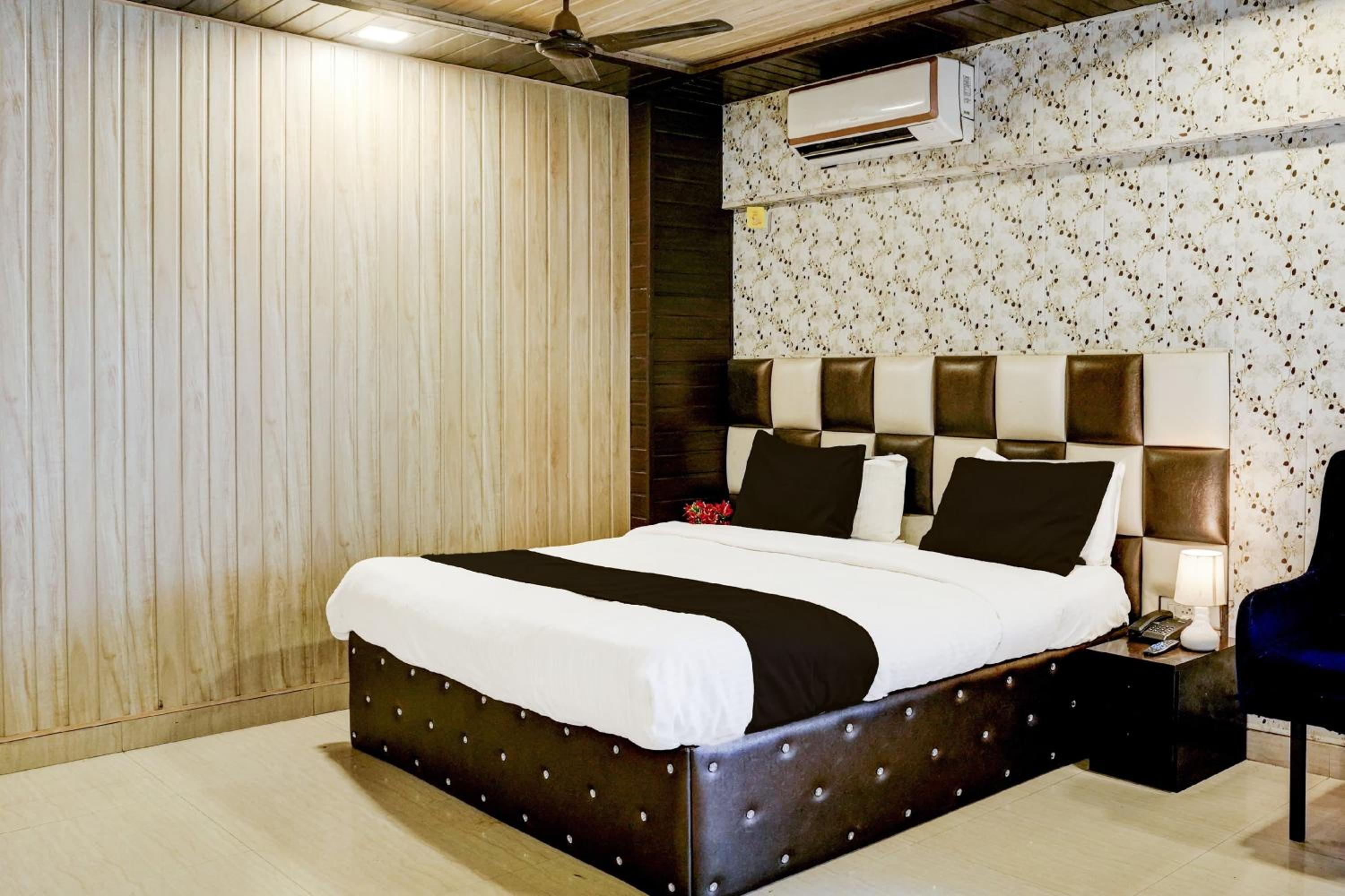 Classic Triple Room - Photo 6