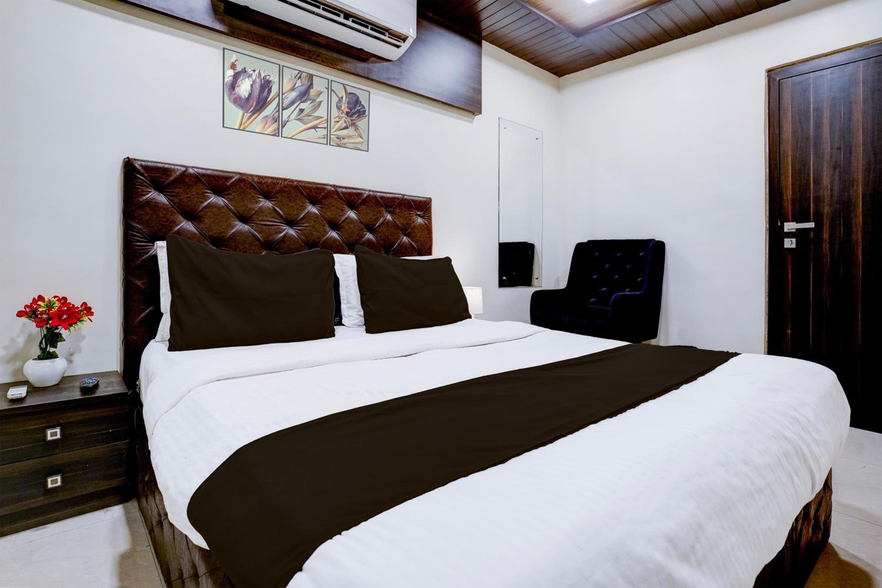 Classic Triple Room - Photo 2