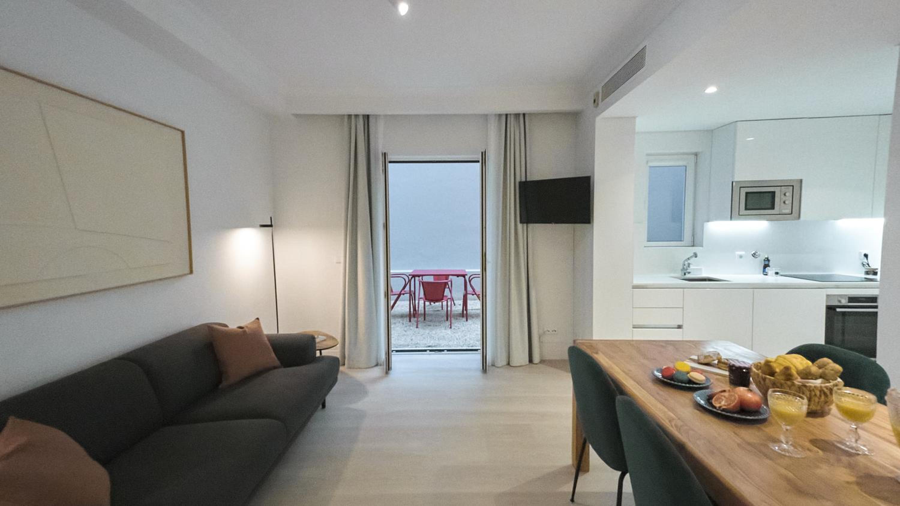 Superior Two-Bedroom Apartment with Terrace photo 2