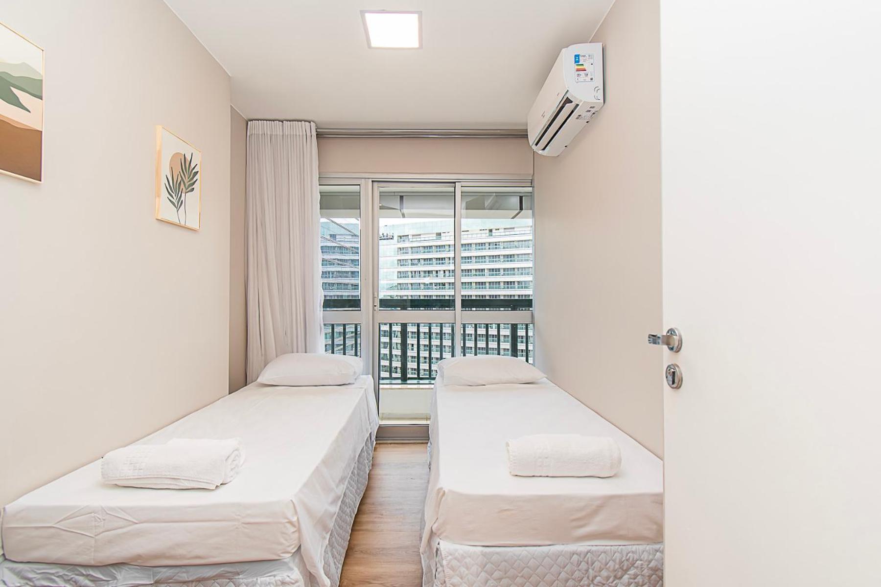 Two-Bedroom Deluxe Apartment with Balcony - Photo 3