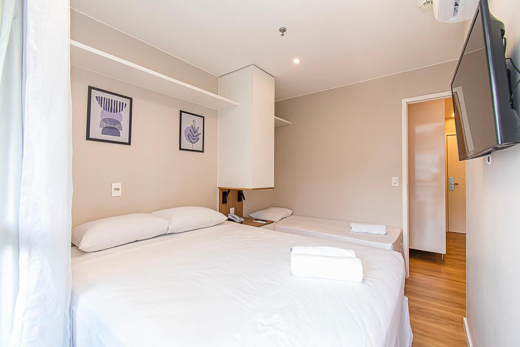 Two-Bedroom Deluxe Apartment with Balcony - Photo 6