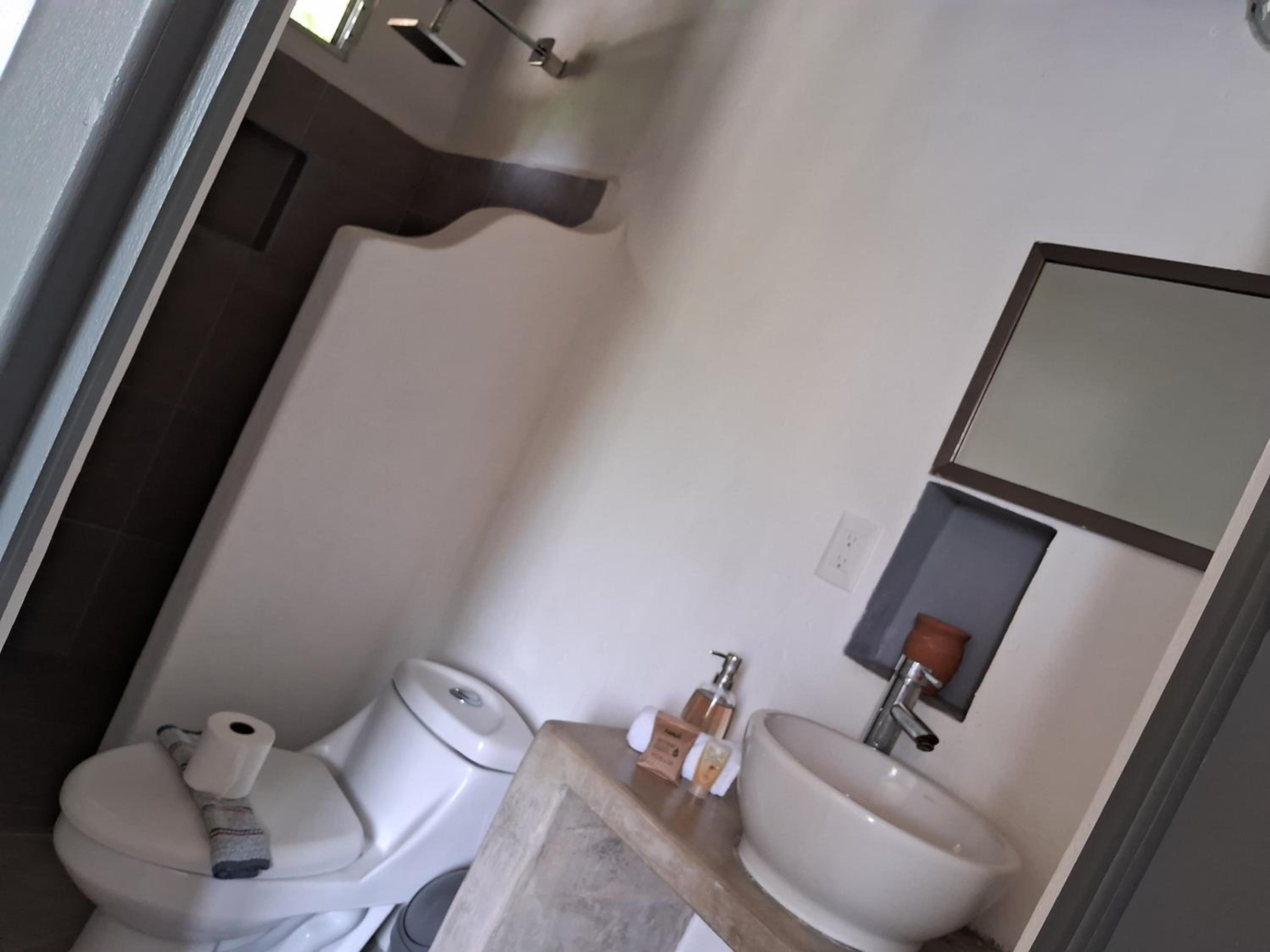 Standard Double Room with Fan - Photo 11