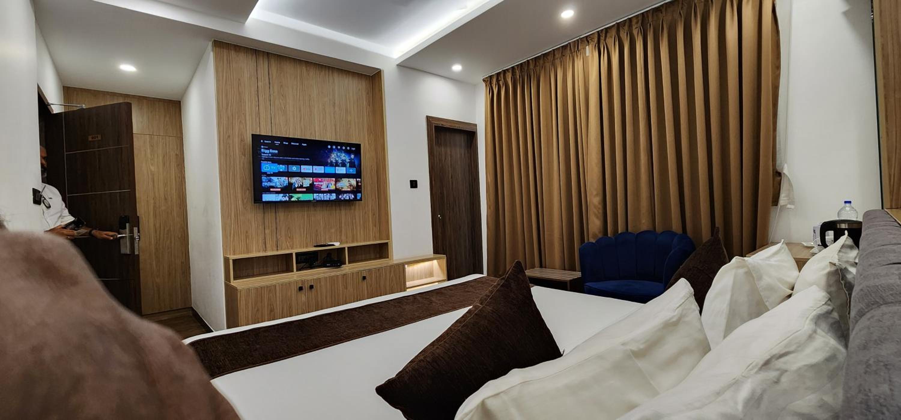 Deluxe Double or Twin Room