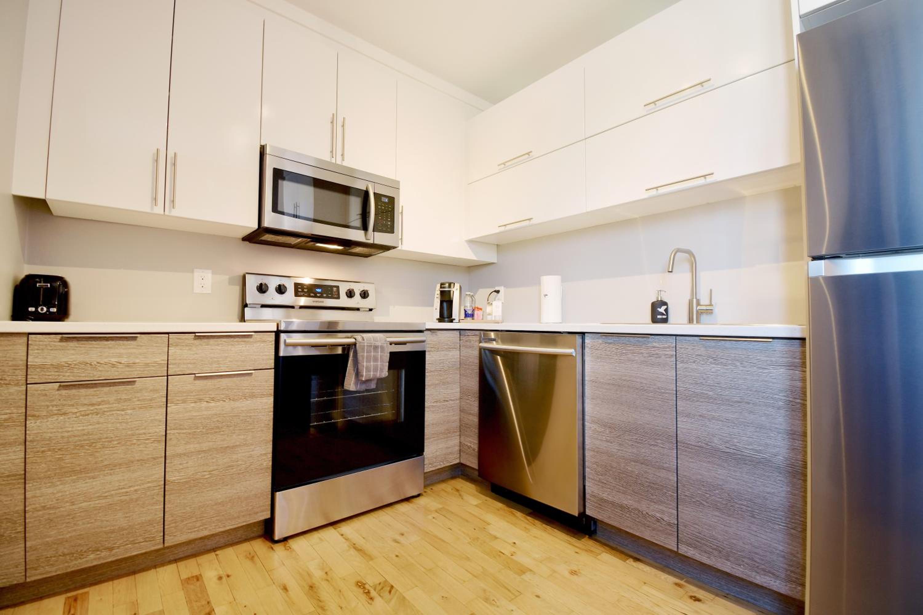 One-Bedroom Apartment photo 2