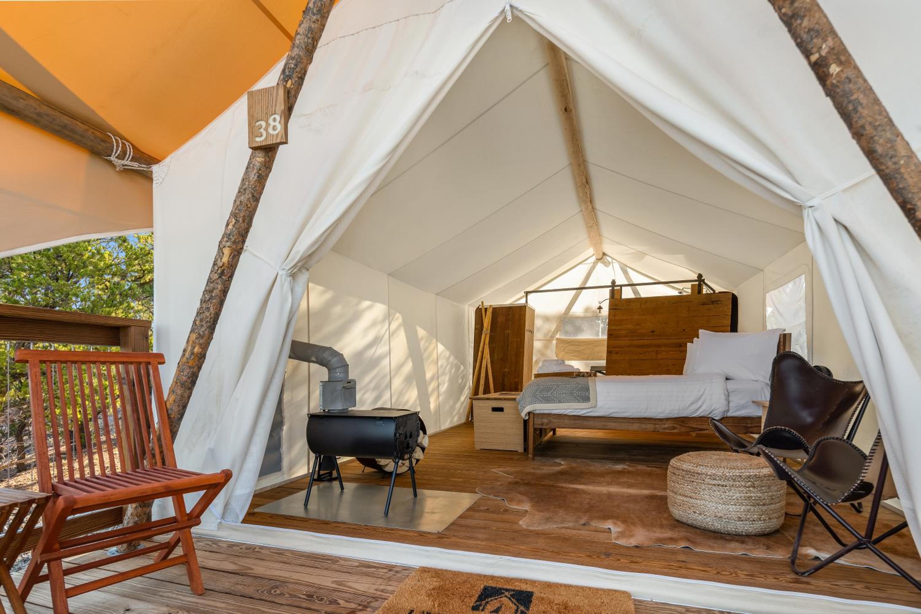 Deluxe Tent photo 2