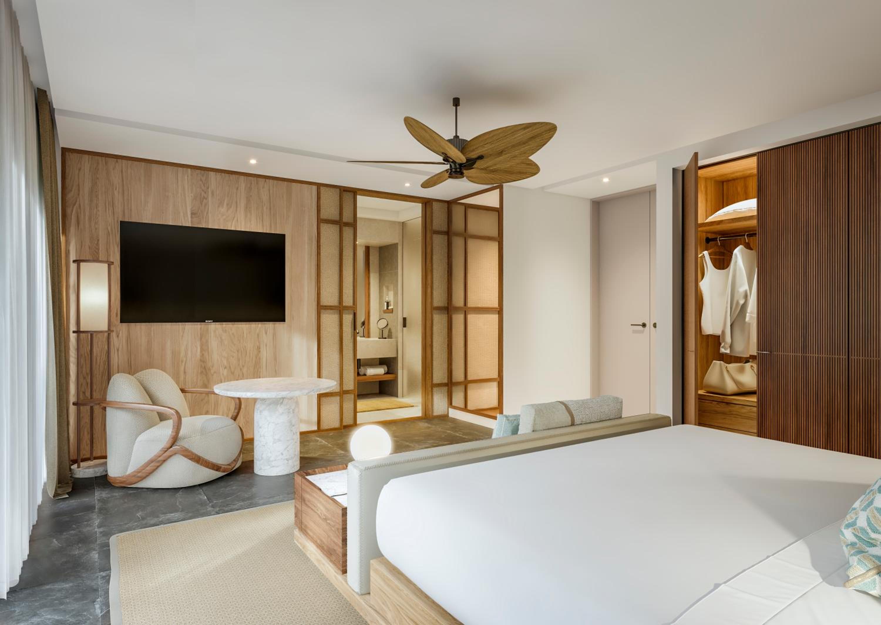 Three-Bedroom Family Residence - Photo 4