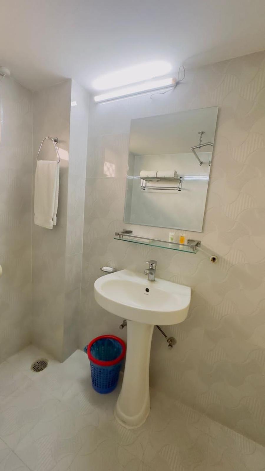 Deluxe Twin Room - Photo 12