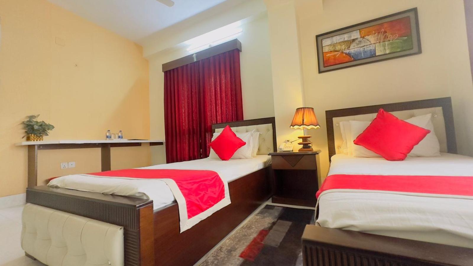Deluxe Twin Room - Photo 9